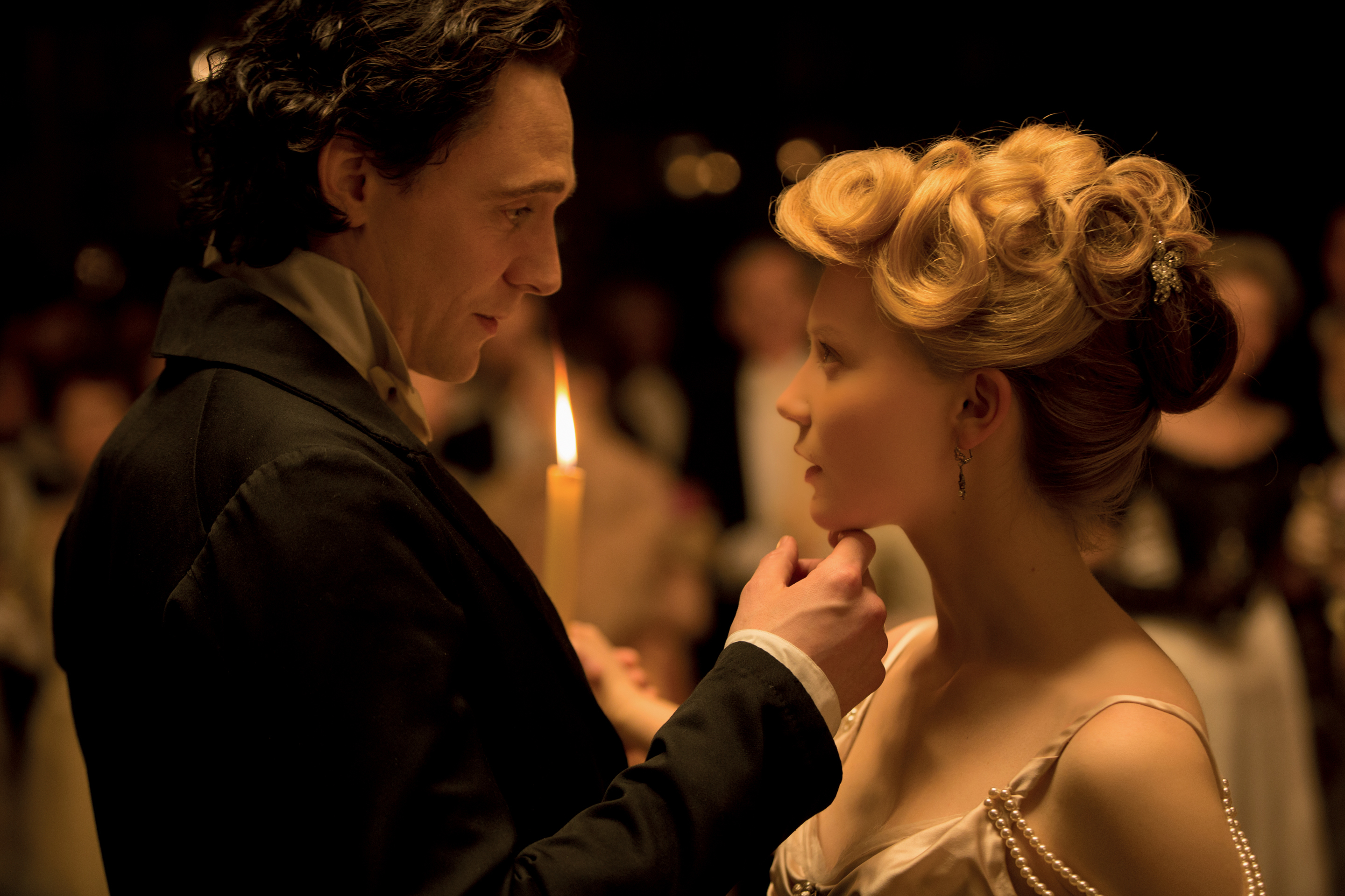 Tom Hiddleston in Crimson Peak HD Wallpaper
