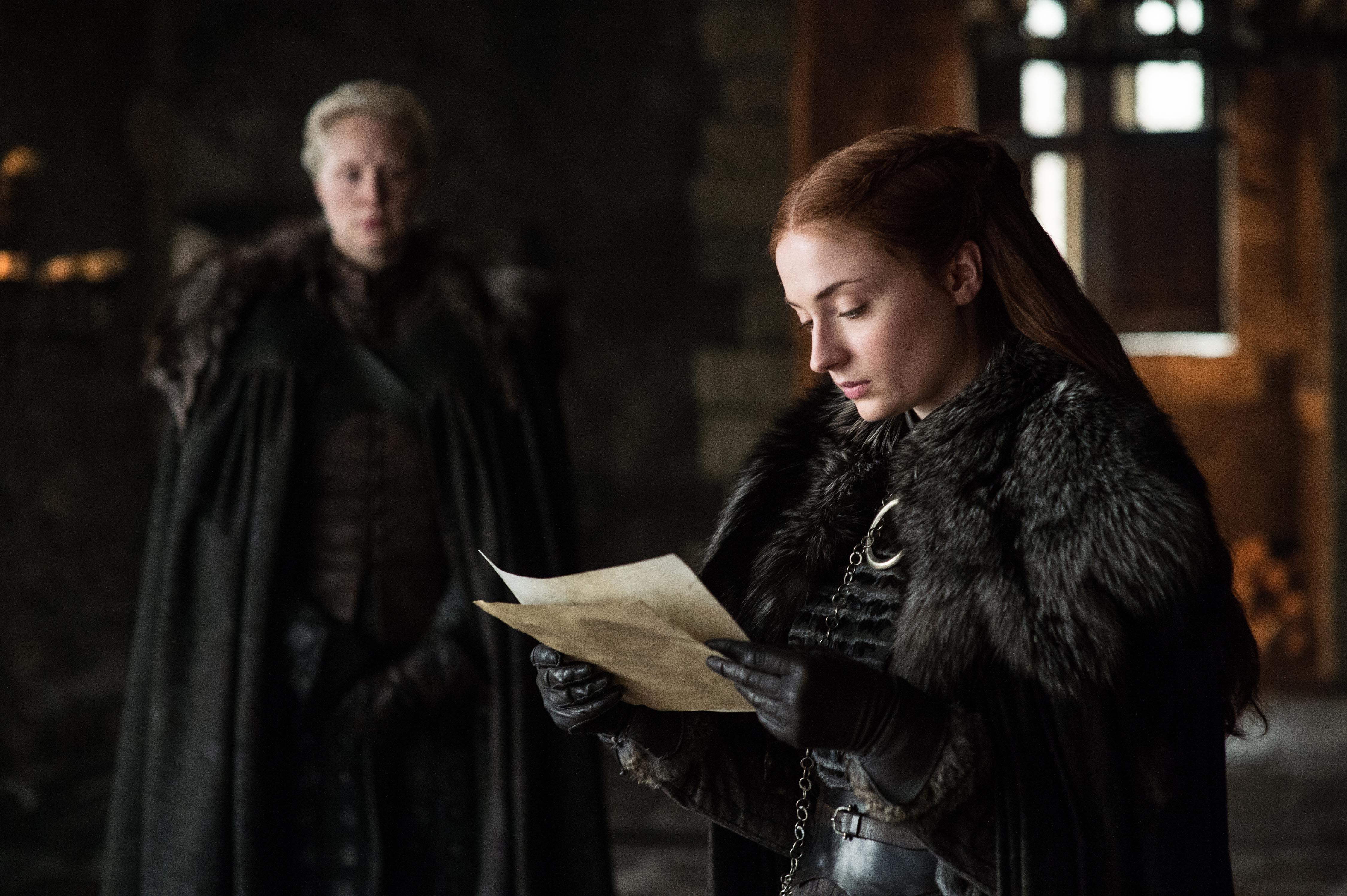 Sansa Stark and Brienne of Tarth reading a letter HD Wallpaper
