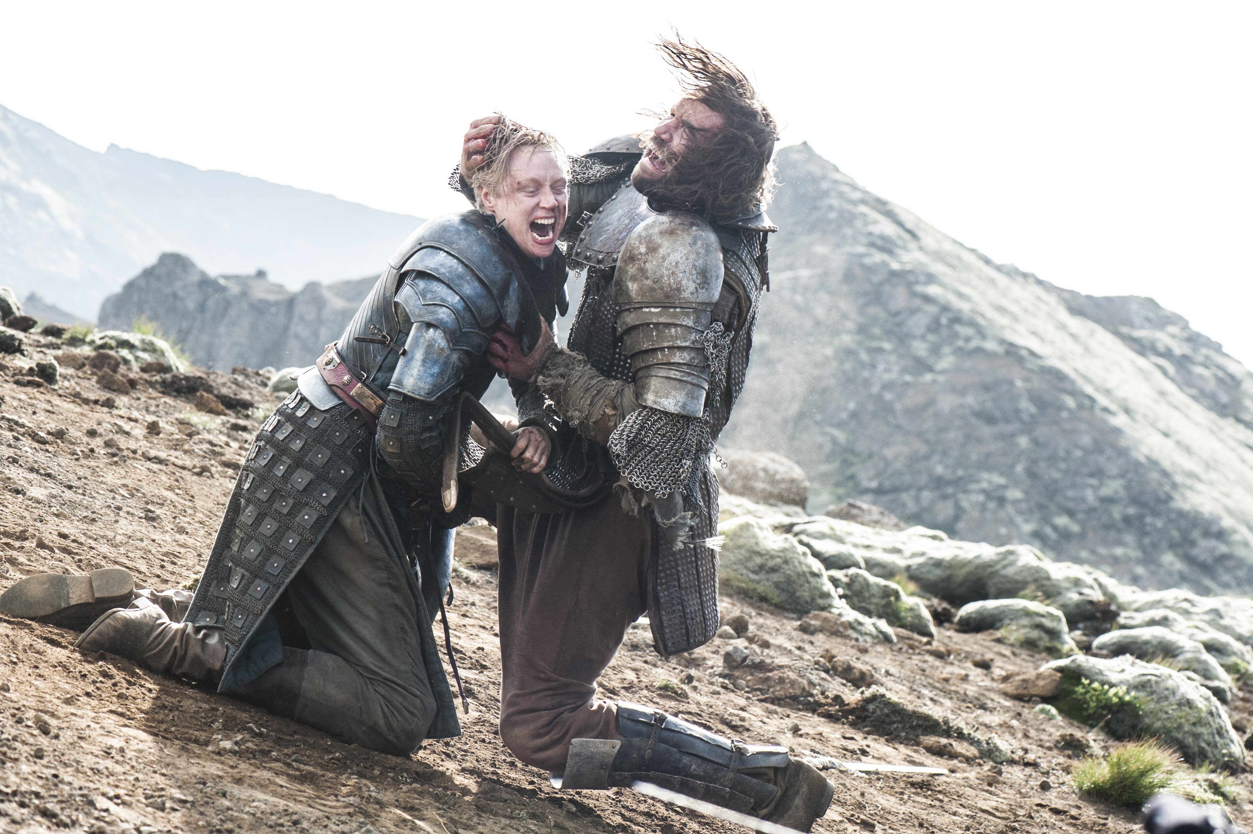 The Hound and Brienne of Tarth fighting HD Wallpaper