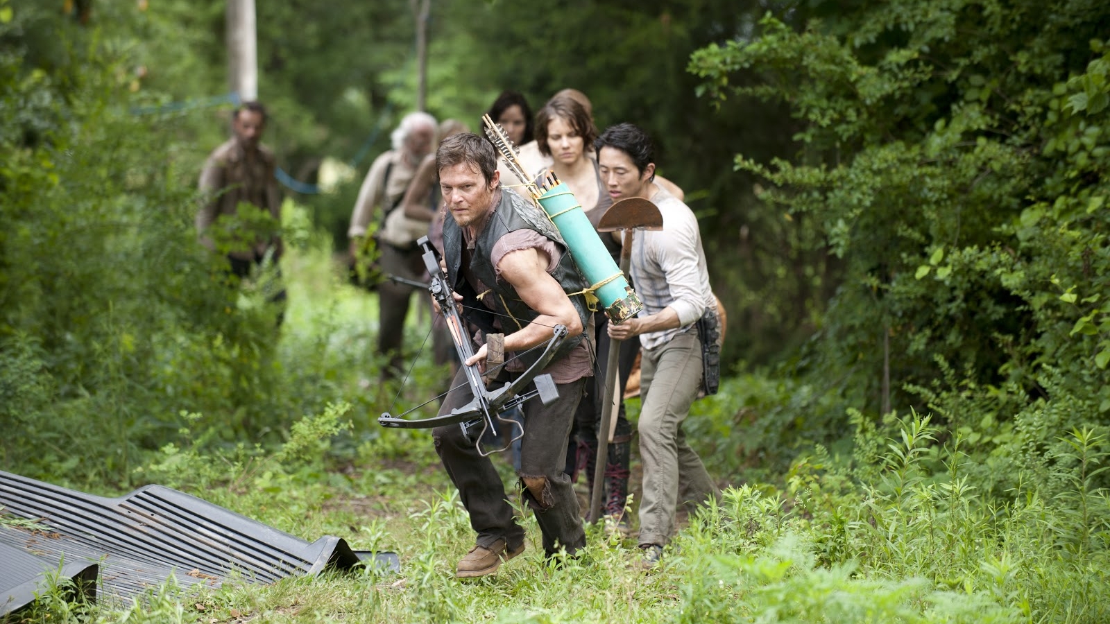 Norman Reedus and group in The Walking Dead HD Wallpaper