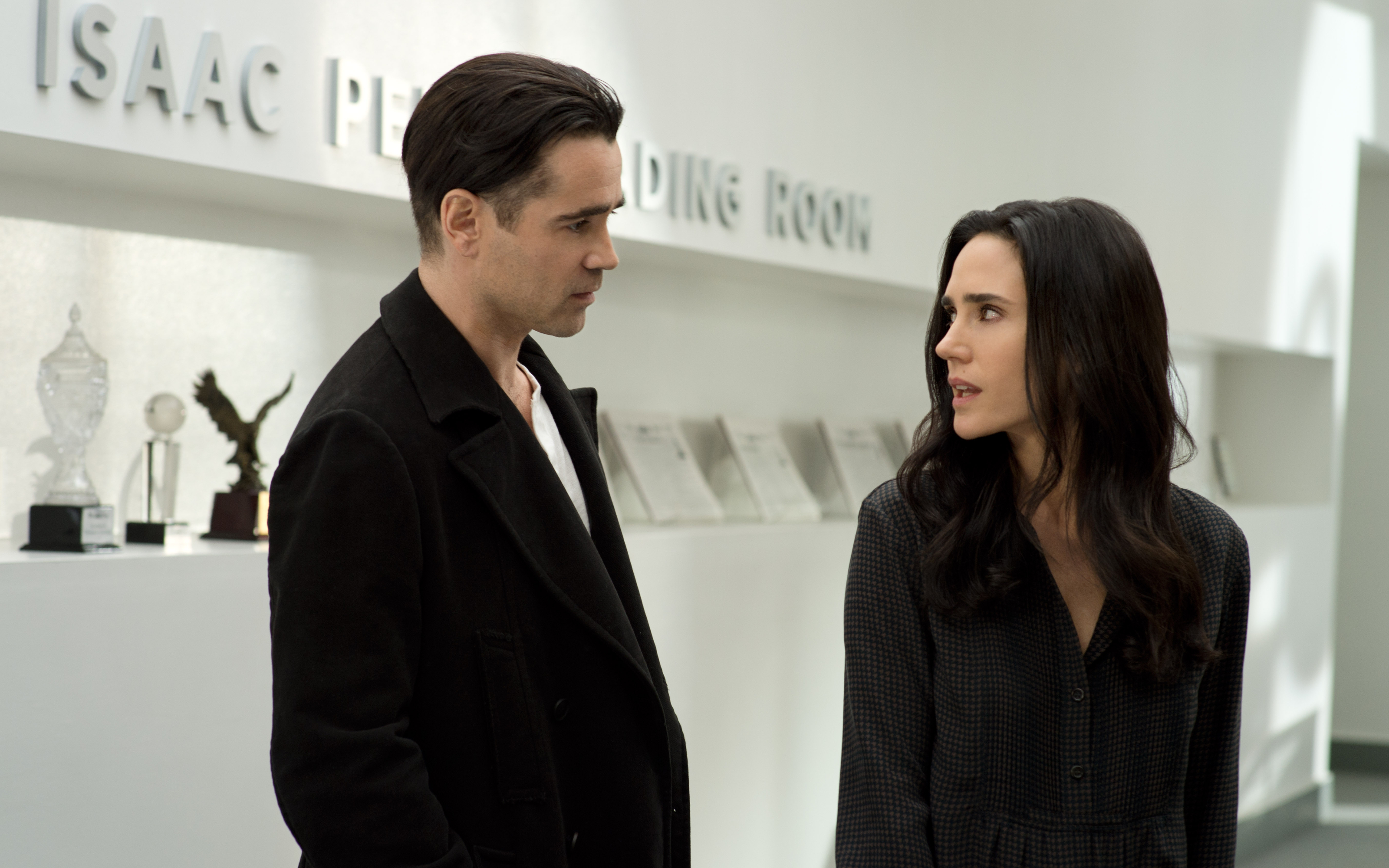 Jennifer Connelly and Colin Farrell in a modern building HD Wallpaper