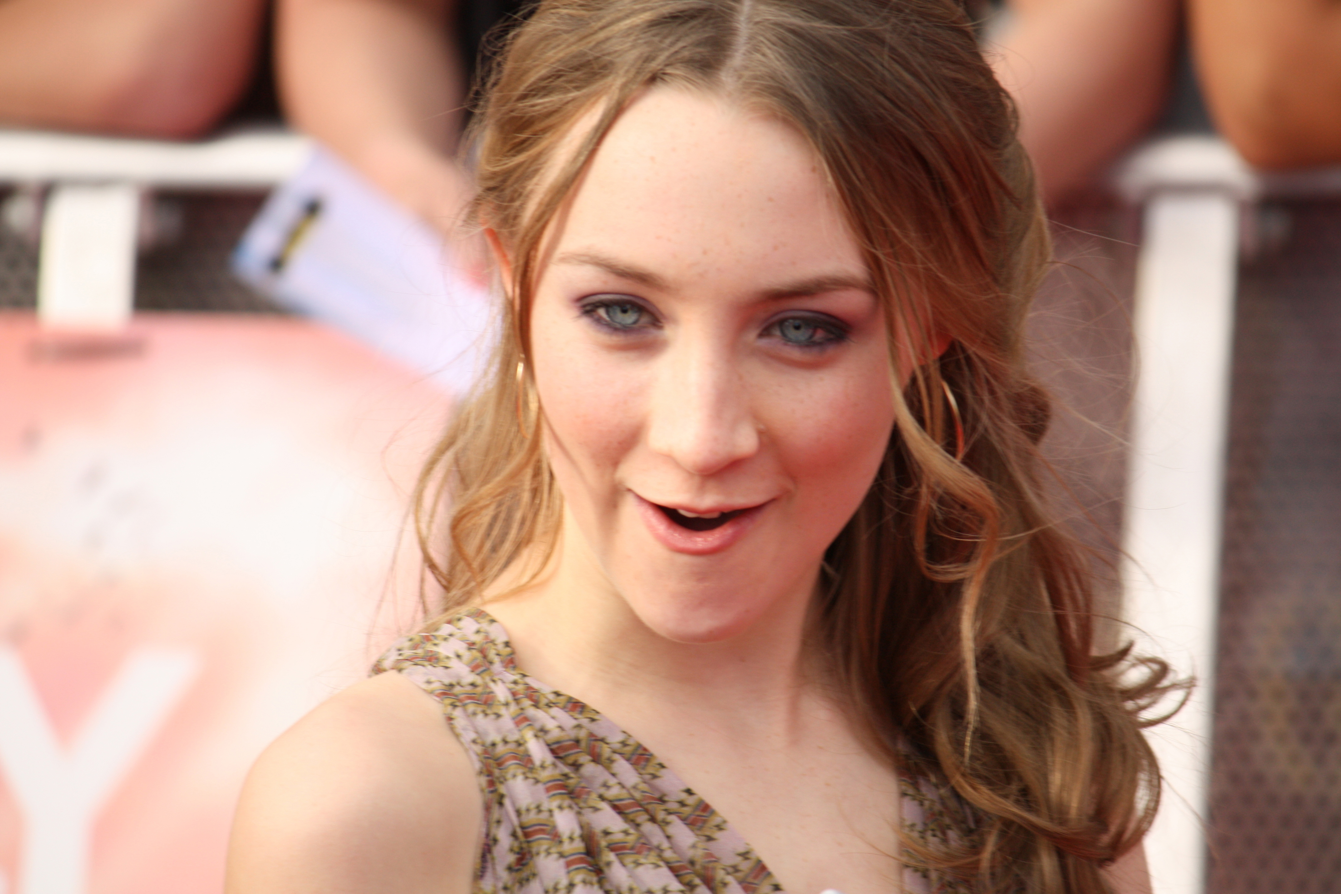 Saoirse Ronan at an event HD Wallpaper
