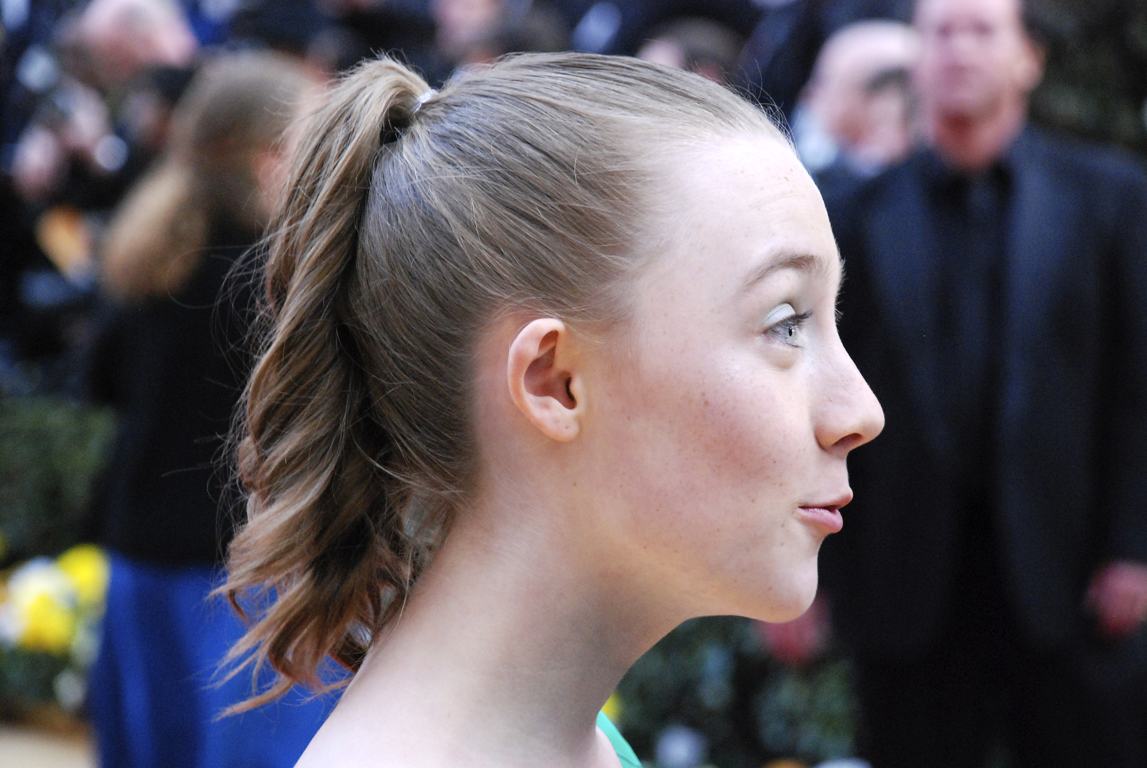 Saoirse Ronan HD Wallpaper
