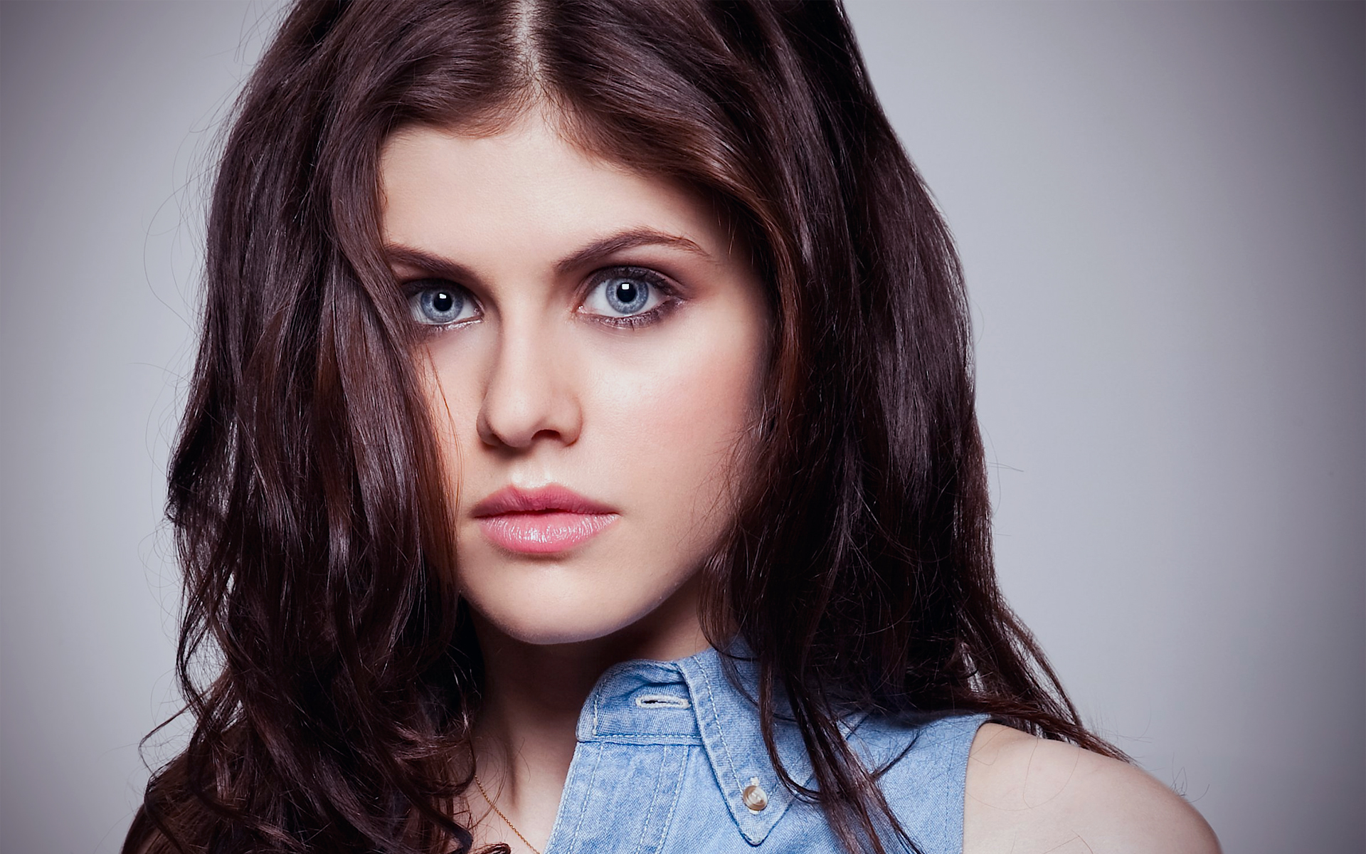 Portrait of Alexandra Daddario with Blue Eyes HD Wallpaper