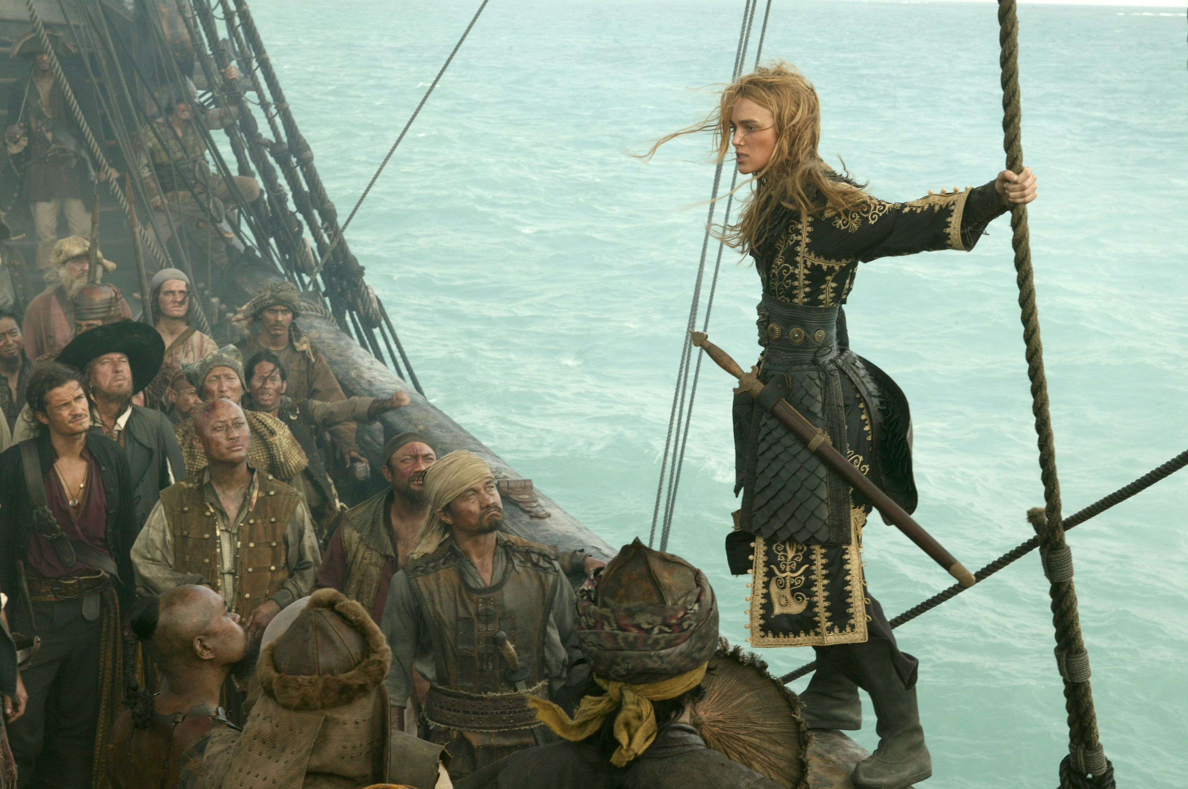 Elizabeth Swann on a pirate ship HD Wallpaper