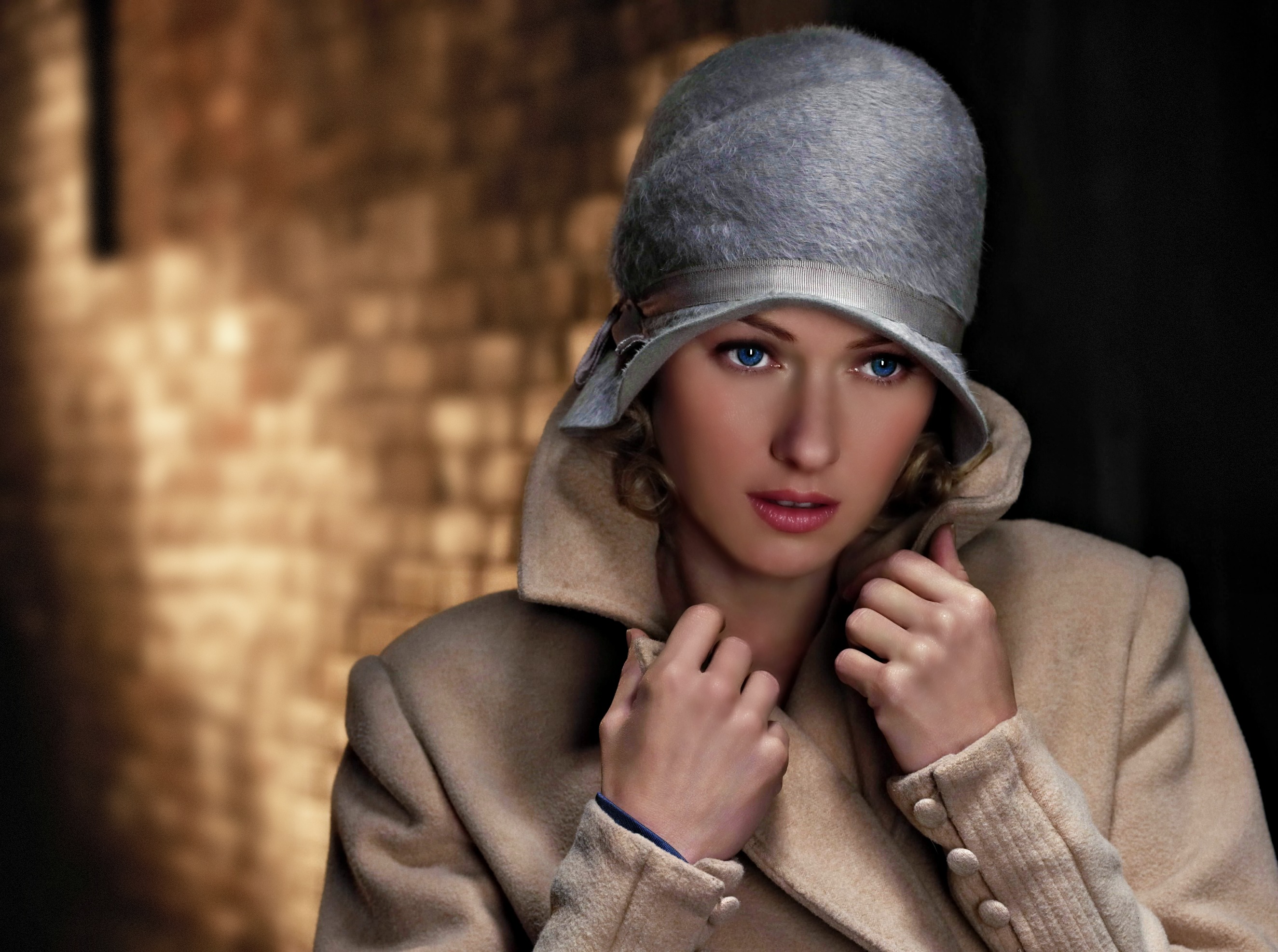 Naomi Watts in a vintage hat and coat HD Wallpaper