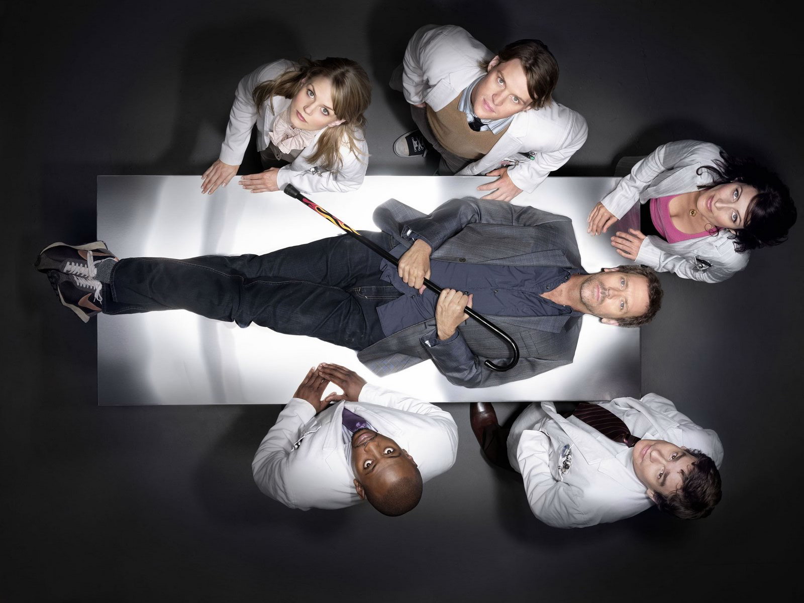 Hugh Laurie and cast from House M.D. HD Wallpaper