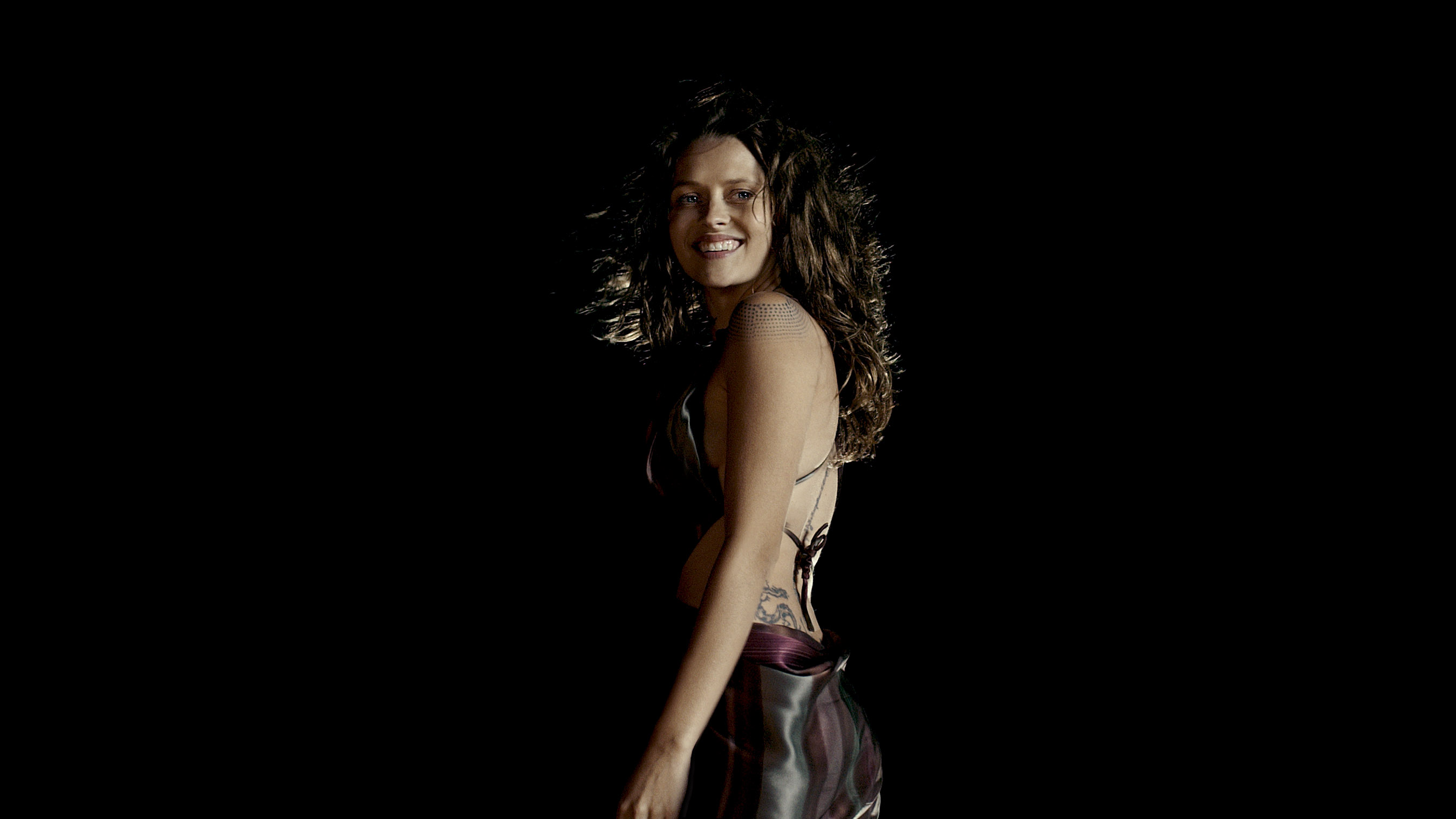 Teresa Palmer HD Wallpaper