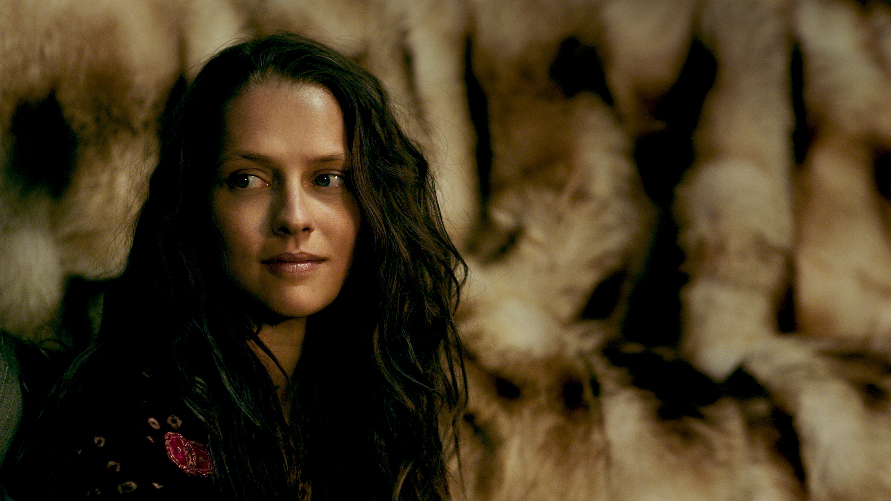 Teresa Palmer in a fur-lined setting HD Wallpaper