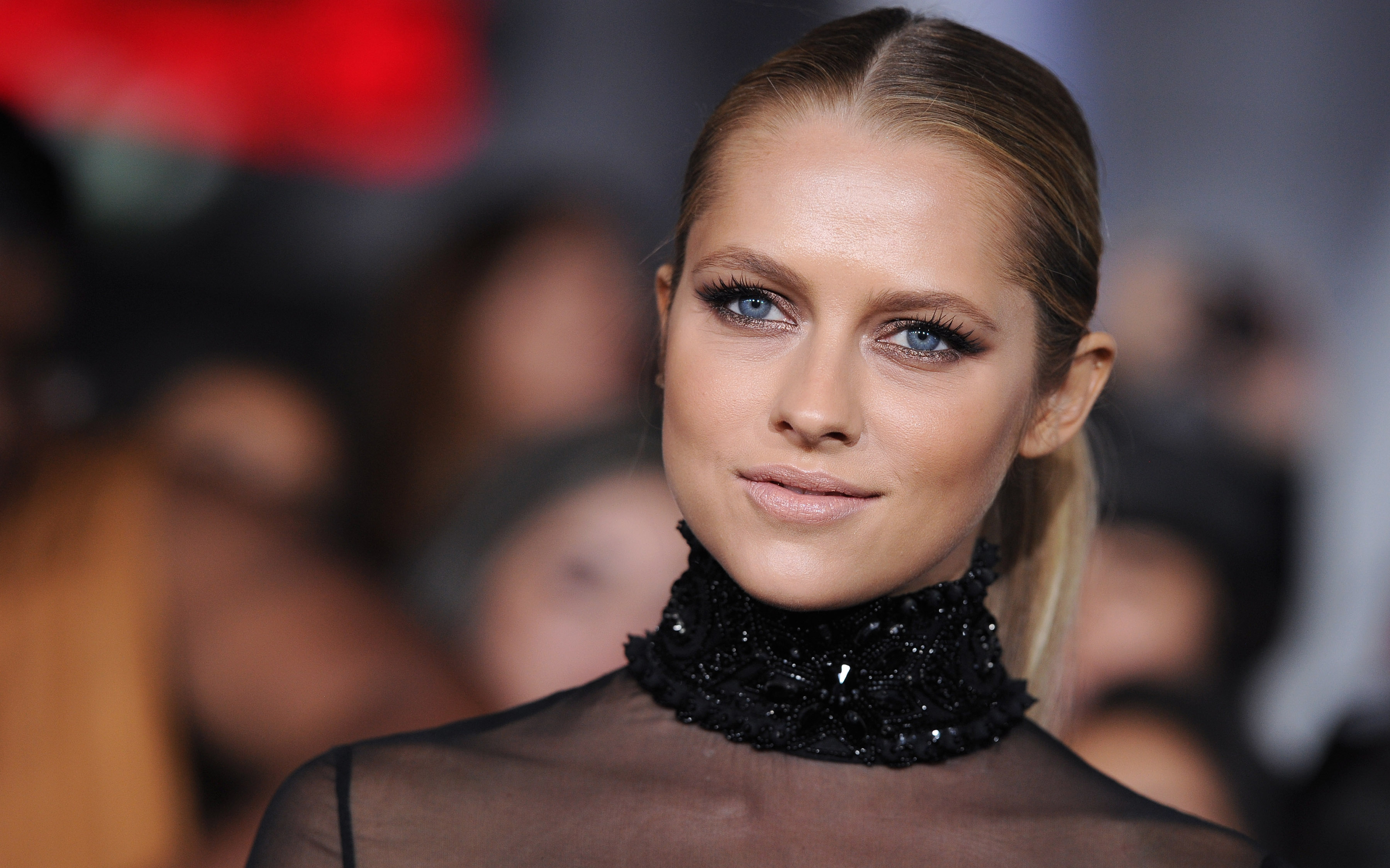 Teresa Palmer HD Wallpaper