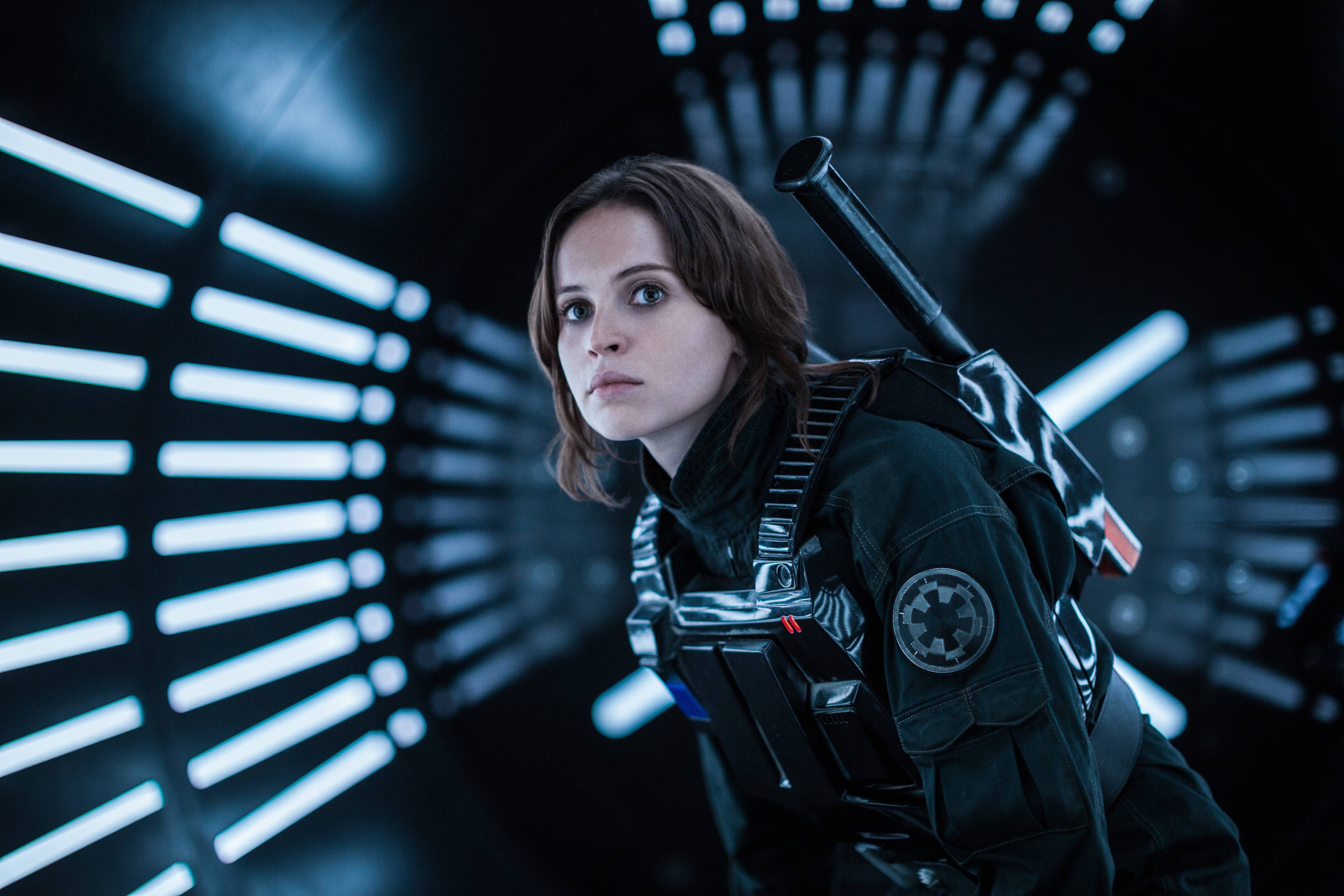 Felicity Jones as Jyn Erso in Rogue One: A Star Wars Story HD Wallpaper