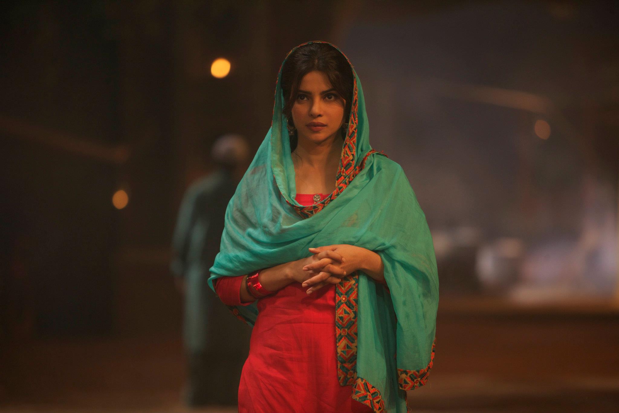 Priyanka Chopra in a red outfit and teal dupatta HD Wallpaper
