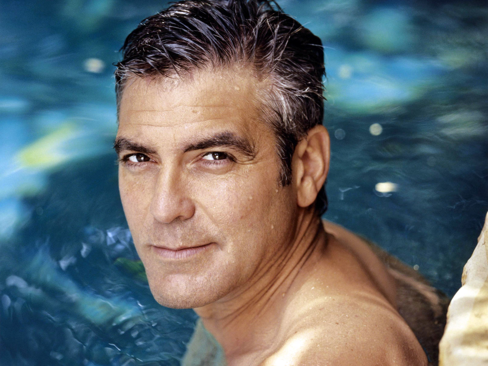 George Clooney in water HD Wallpaper