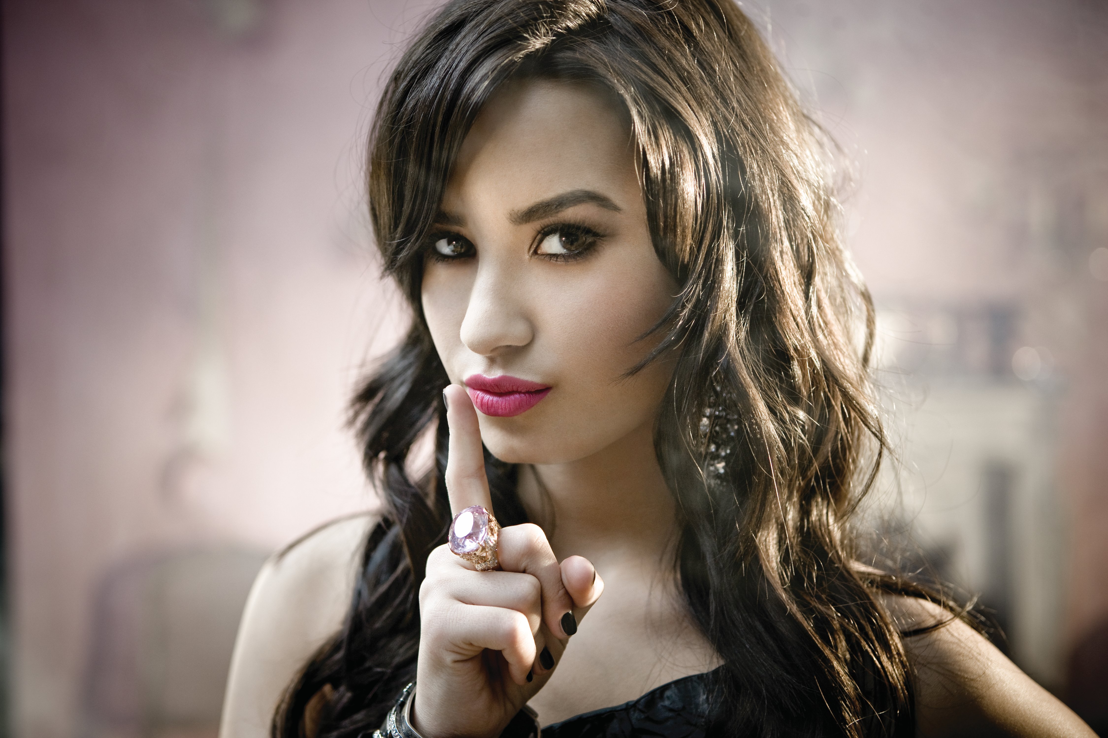 Demi Lovato HD Wallpaper