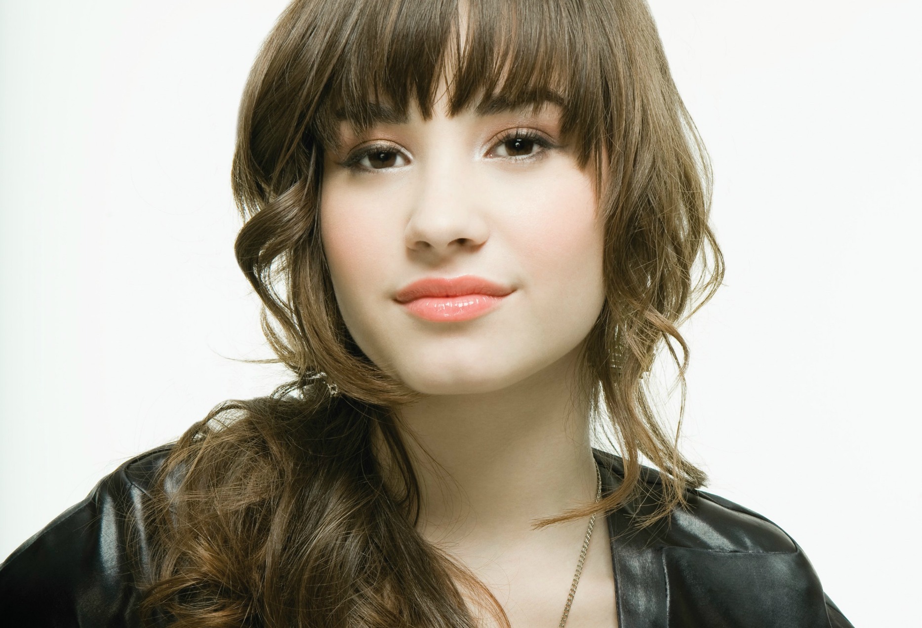 Demi Lovato HD Wallpaper