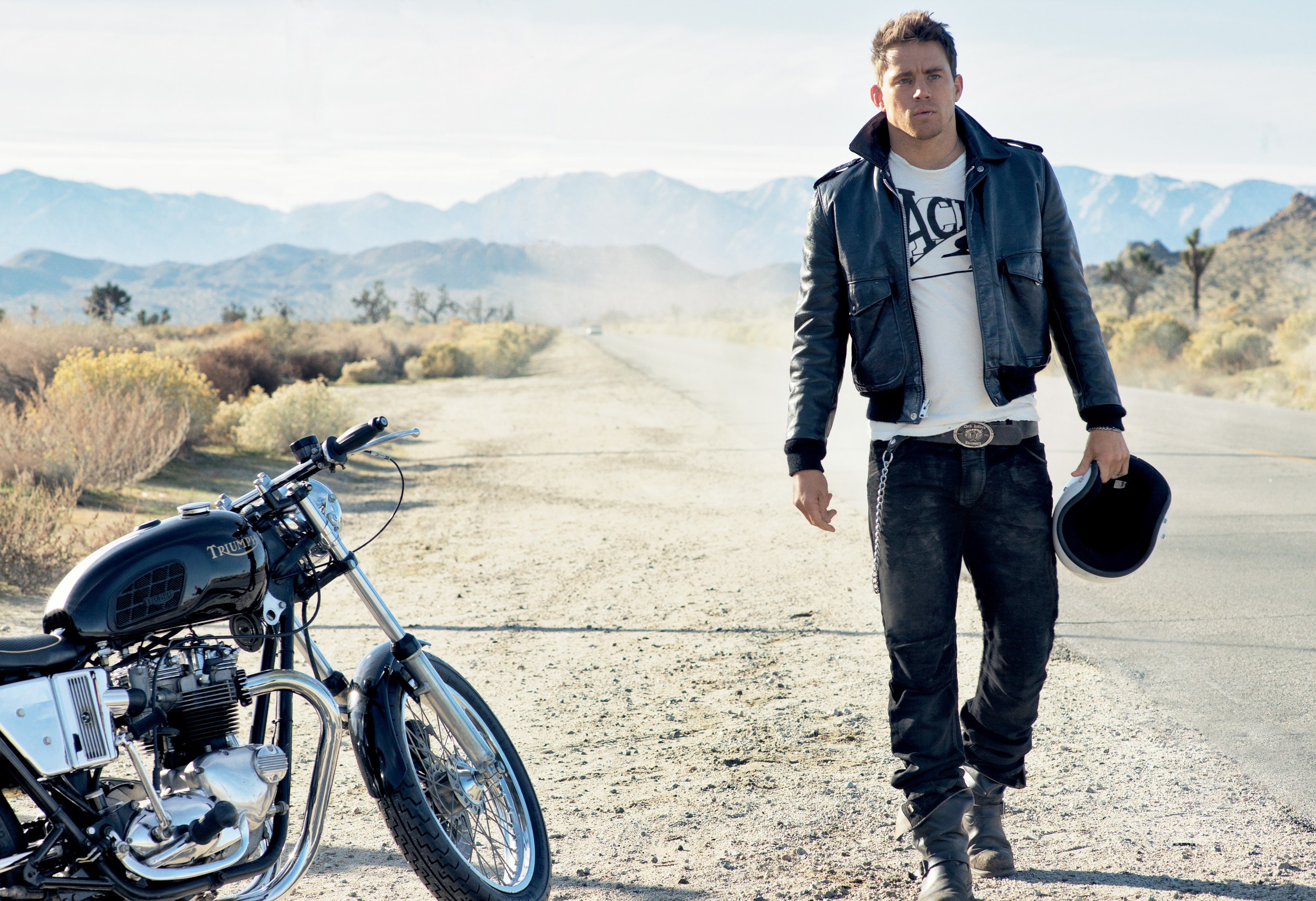 Channing Tatum on a Desert Road with Motorcycle HD Wallpaper