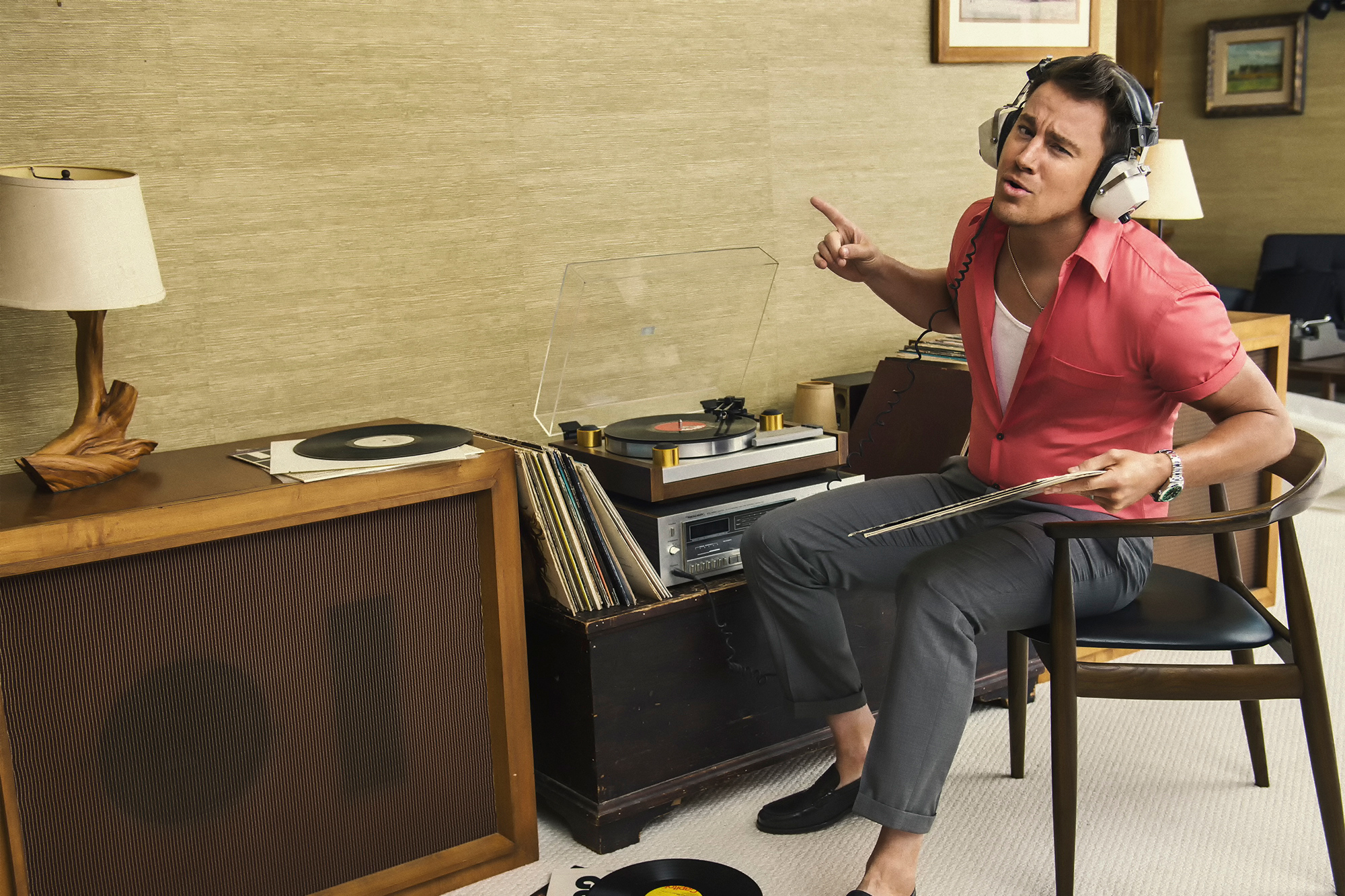 Channing Tatum with headphones and vinyl records HD Wallpaper