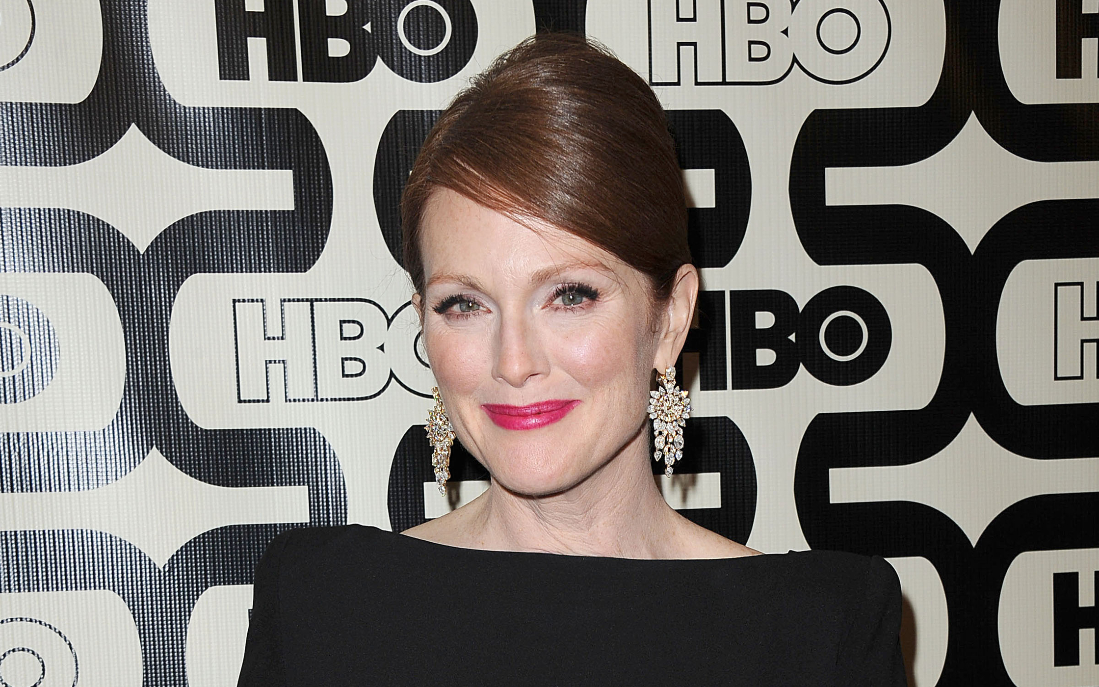 Julianne Moore at HBO Golden Globes Party HD Wallpaper