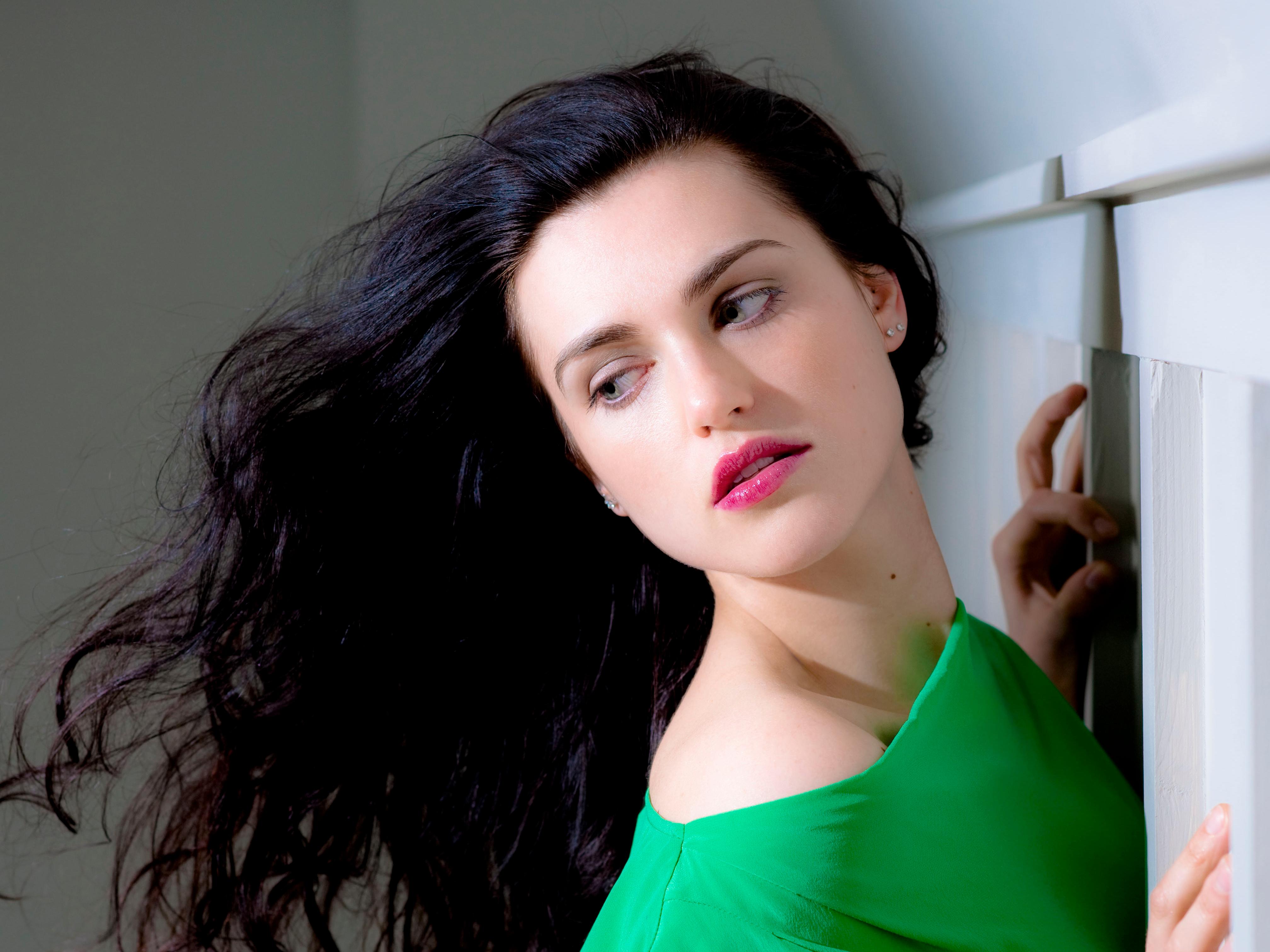 Katie McGrath HD Wallpaper