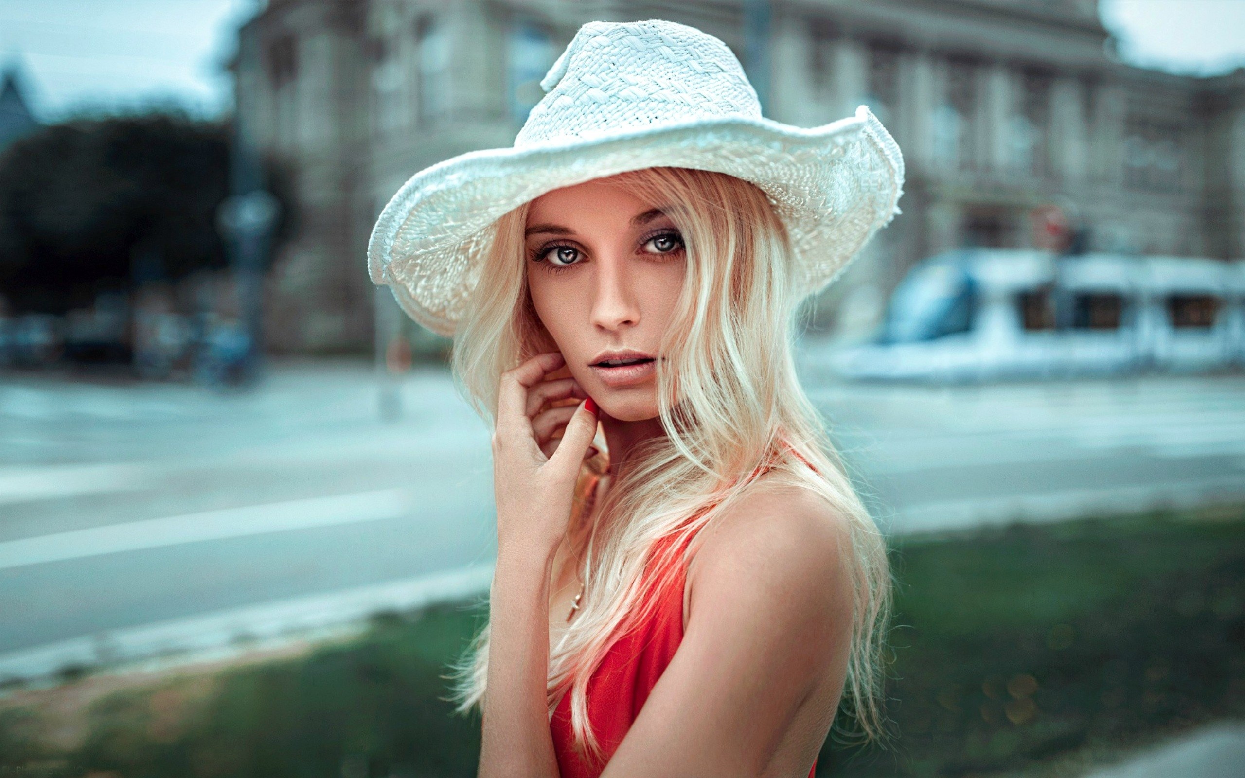 Woman in a white hat and red dress HD Wallpaper