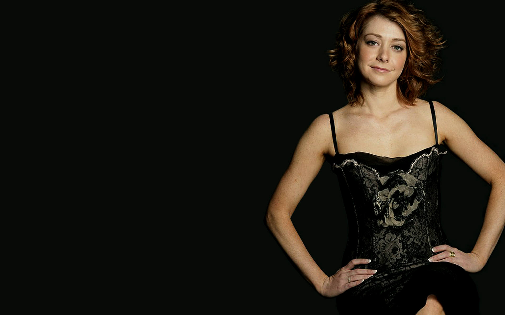 Alyson Hannigan in a black corset HD Wallpaper