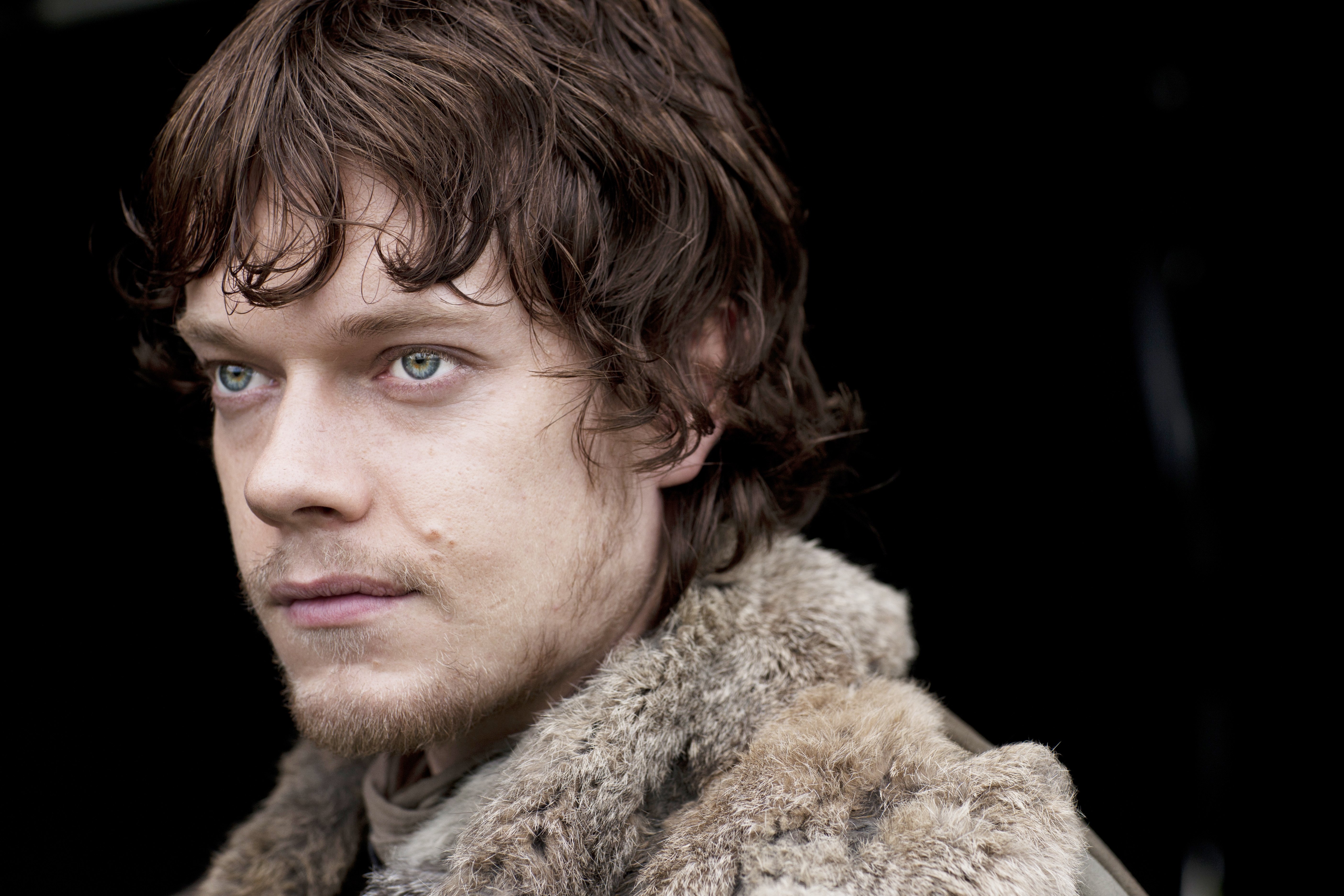 Alfie Allen in fur coat HD Wallpaper