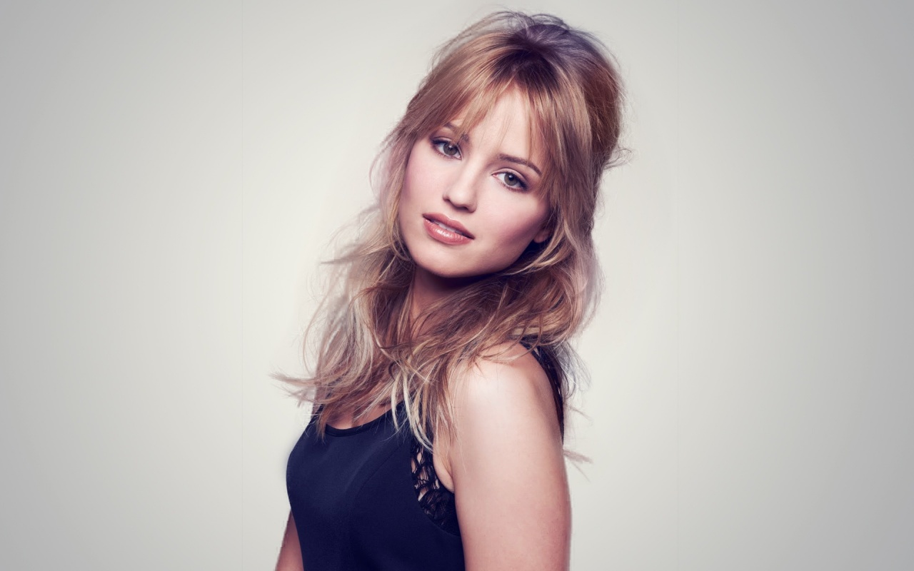 Dianna Agron HD Wallpaper
