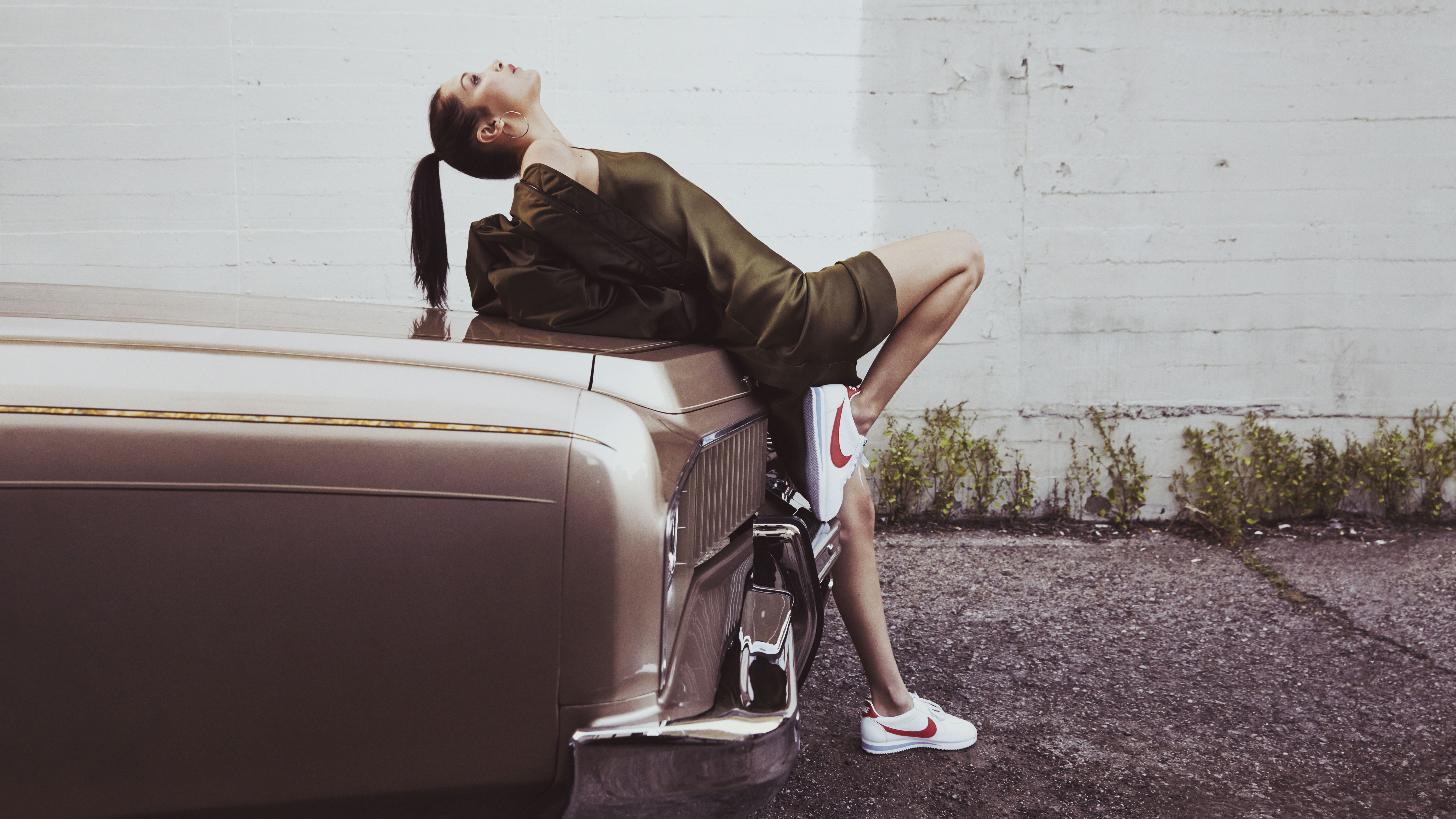 Bella Hadid posing on a vintage car HD Wallpaper