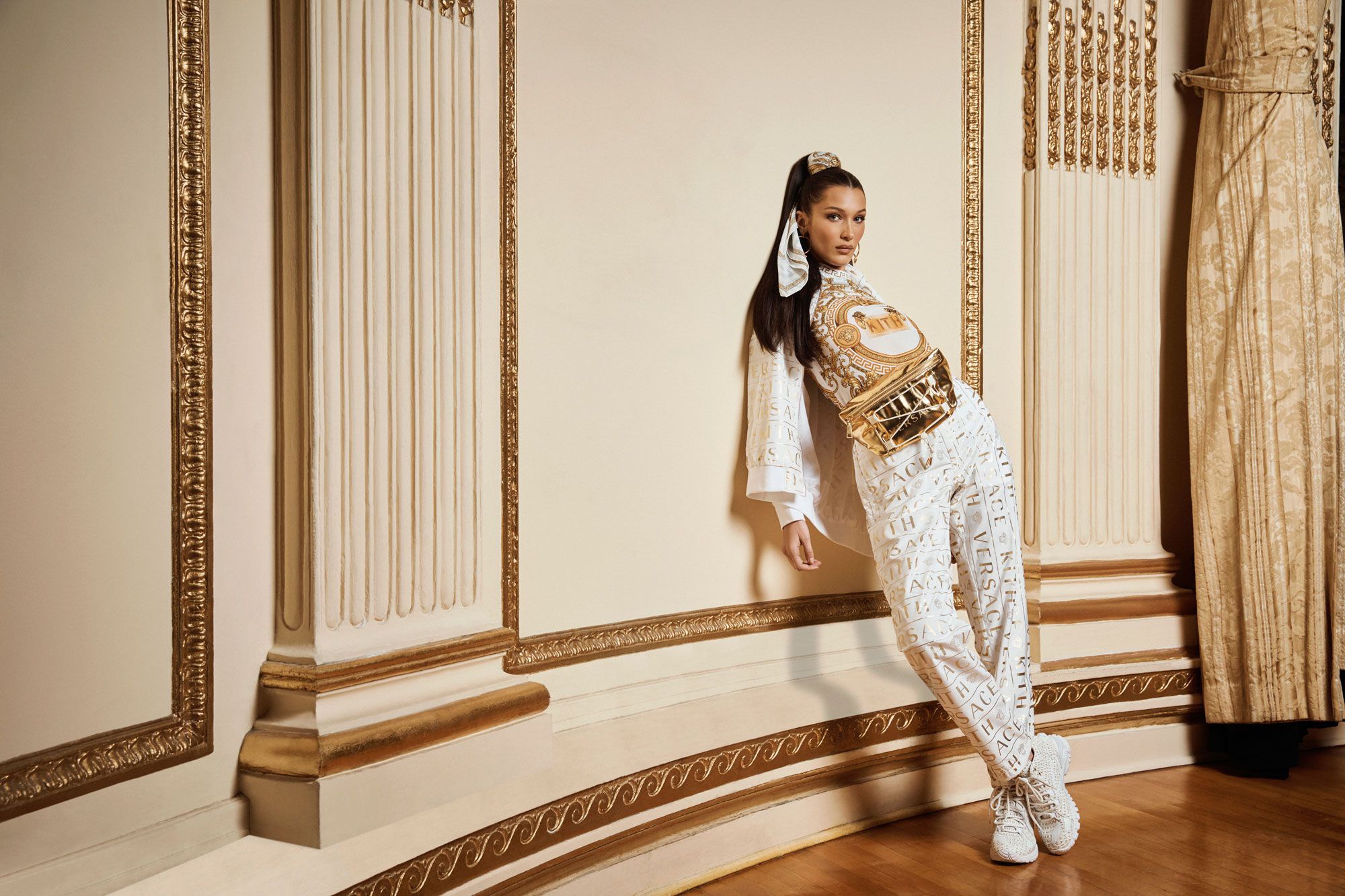 Bella Hadid in Versace HD Wallpaper