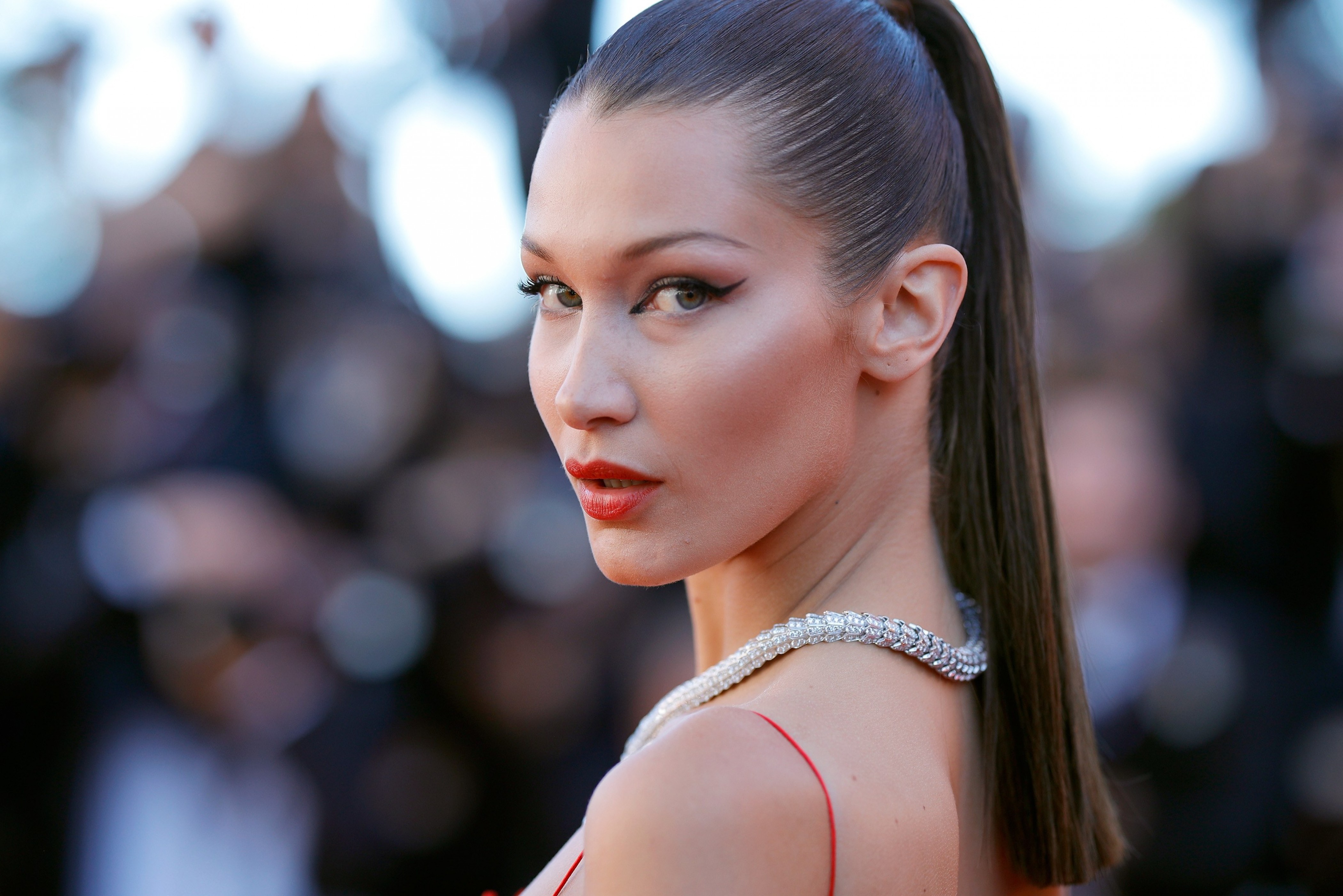Bella Hadid HD Wallpaper