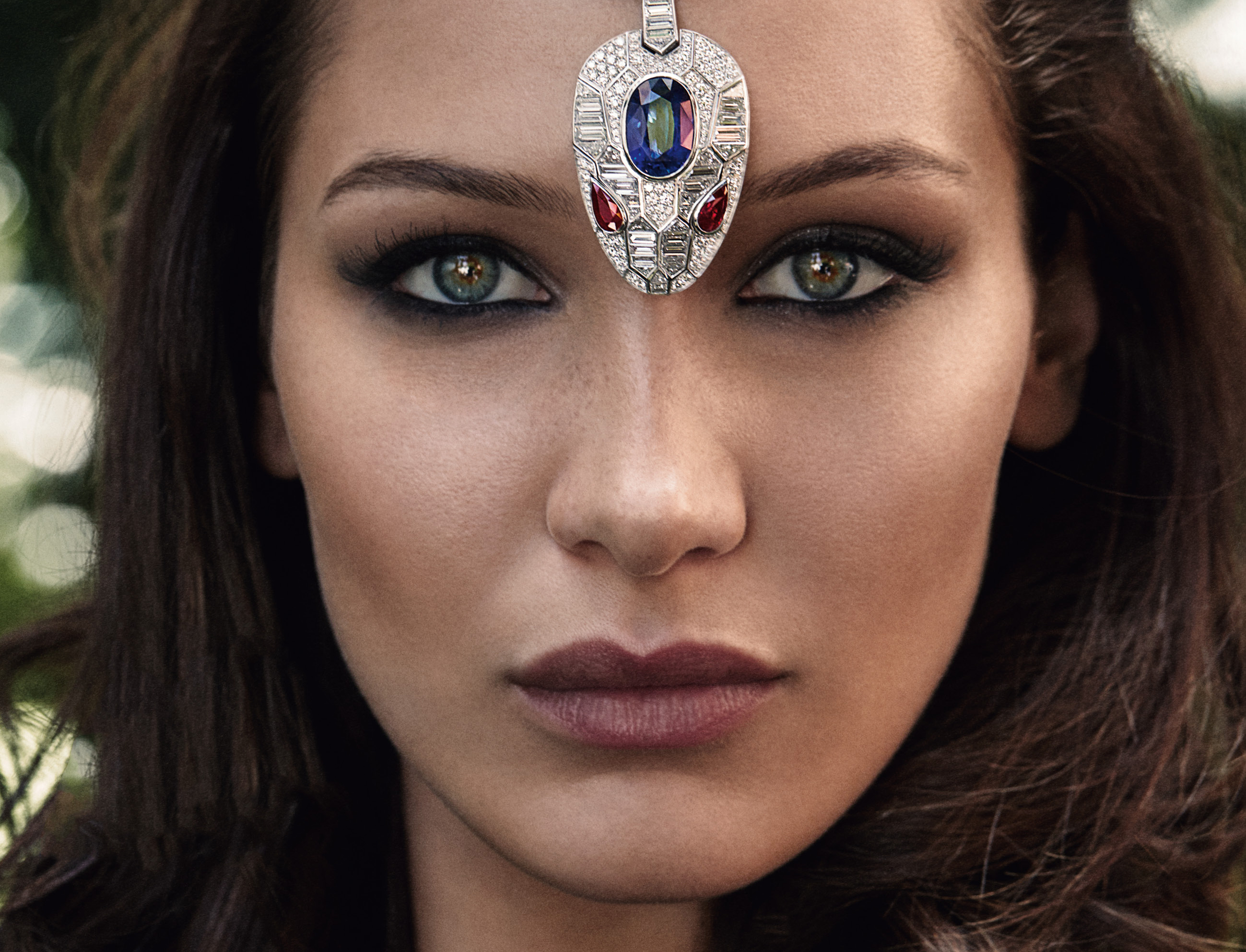 Bella Hadid wearing snake jewelry HD Wallpaper