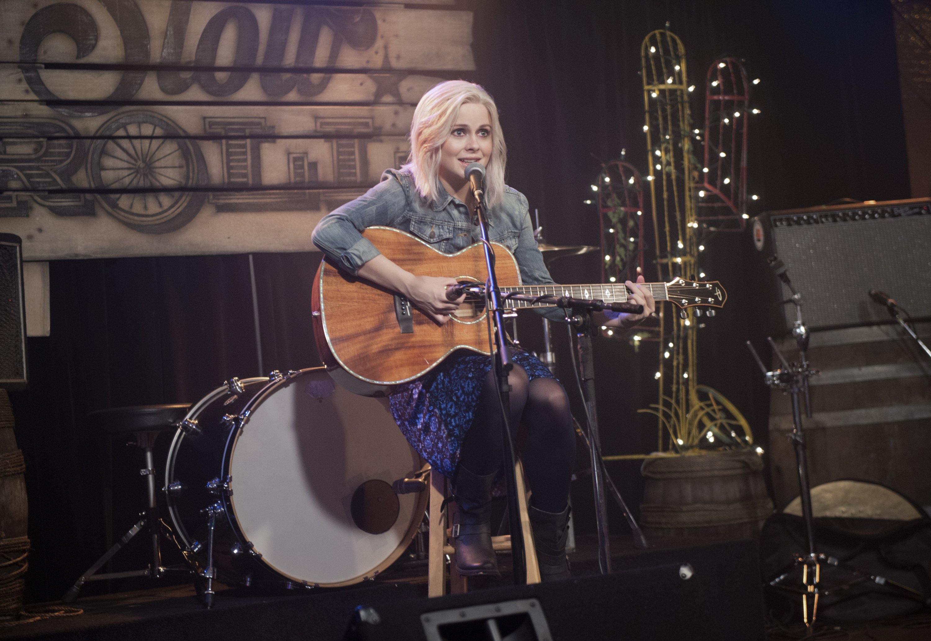 Rose McIver performing with guitar HD Wallpaper