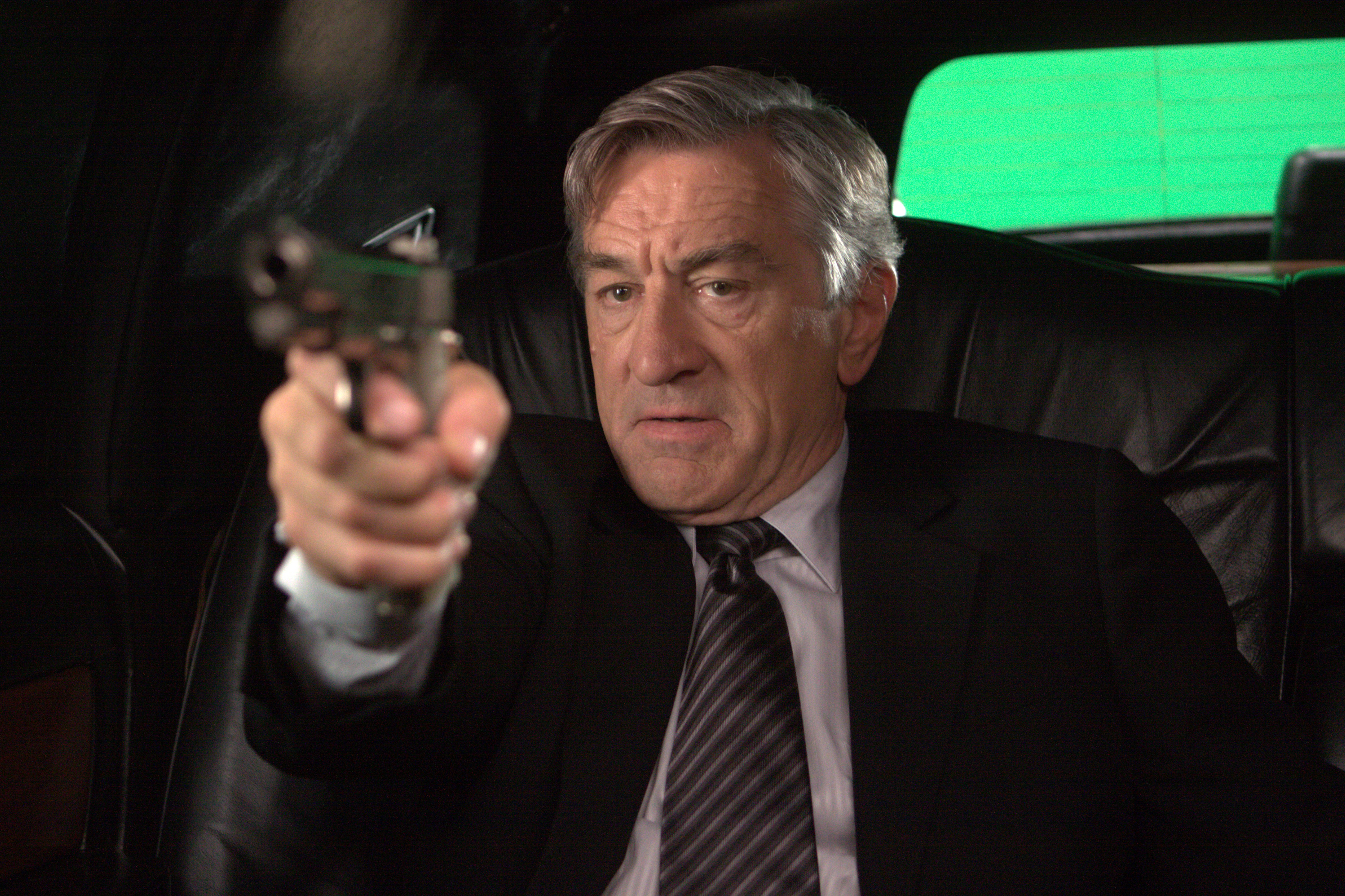 Robert De Niro holding a gun HD Wallpaper