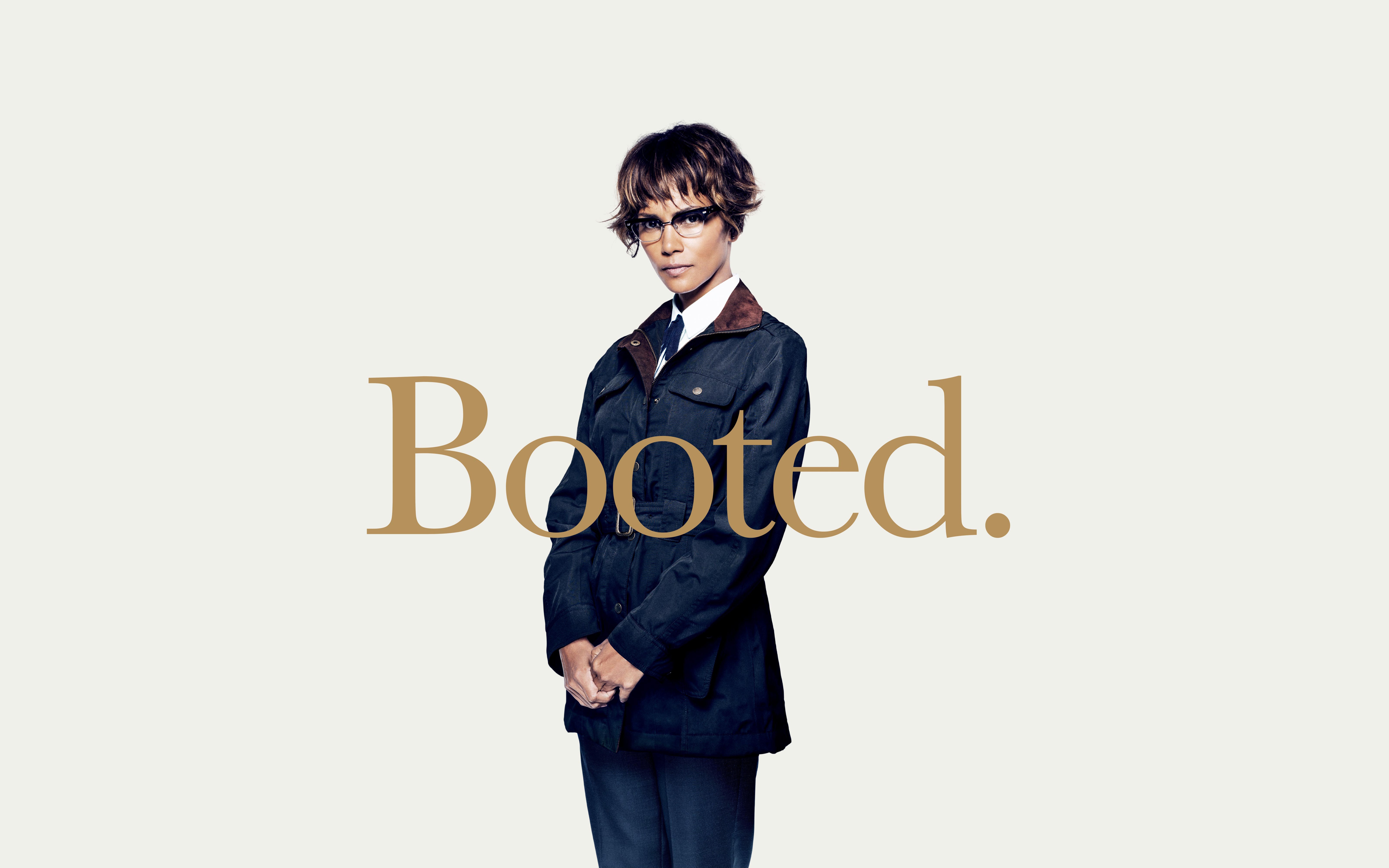 Halle Berry in a dark jacket and glasses HD Wallpaper