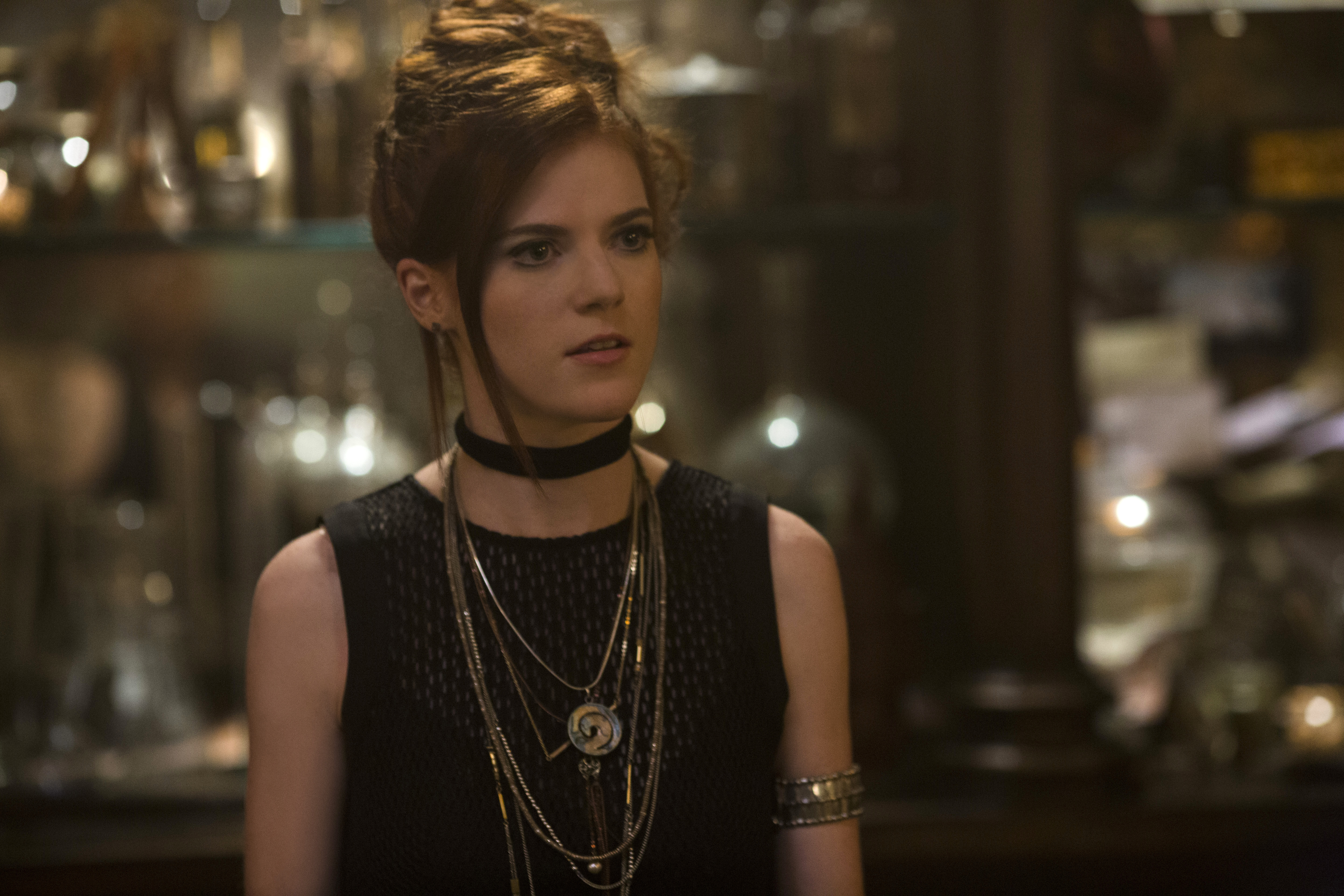 Rose Leslie in a black dress with necklaces HD Wallpaper
