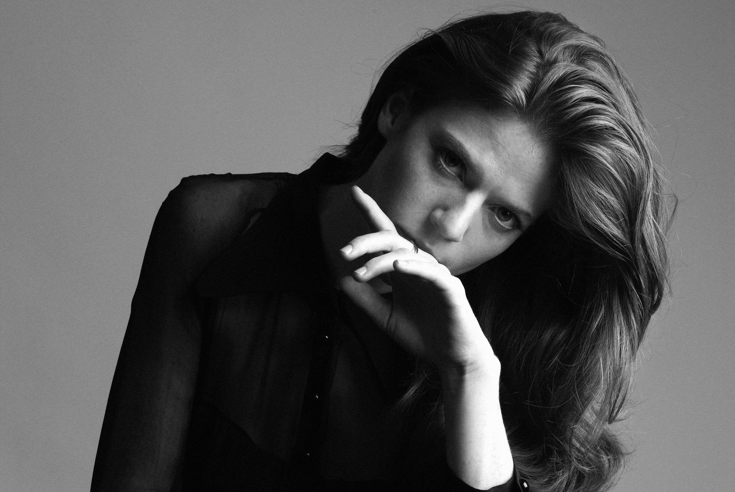 Rose Leslie HD Wallpaper