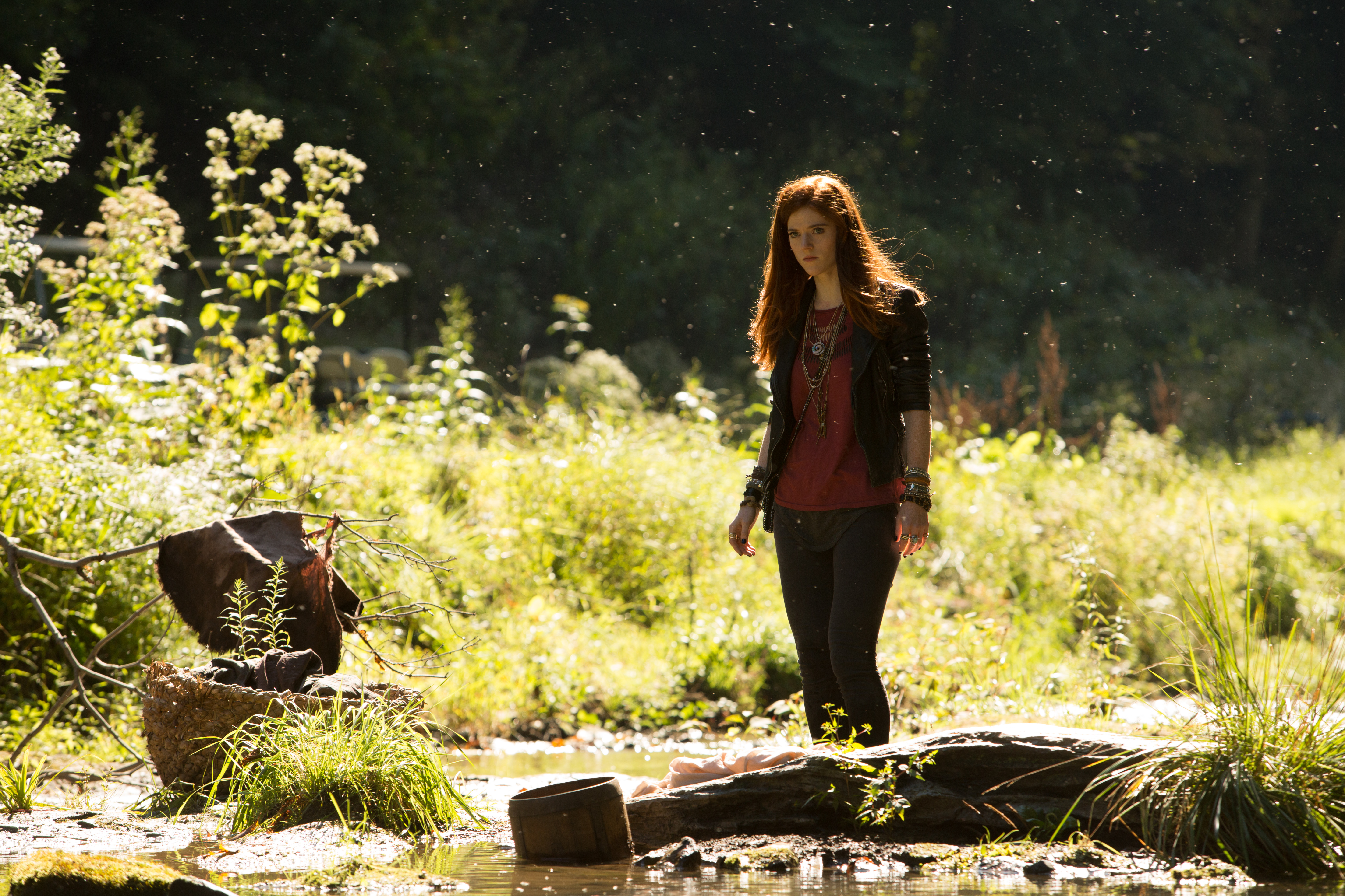 Rose Leslie in a forest HD Wallpaper