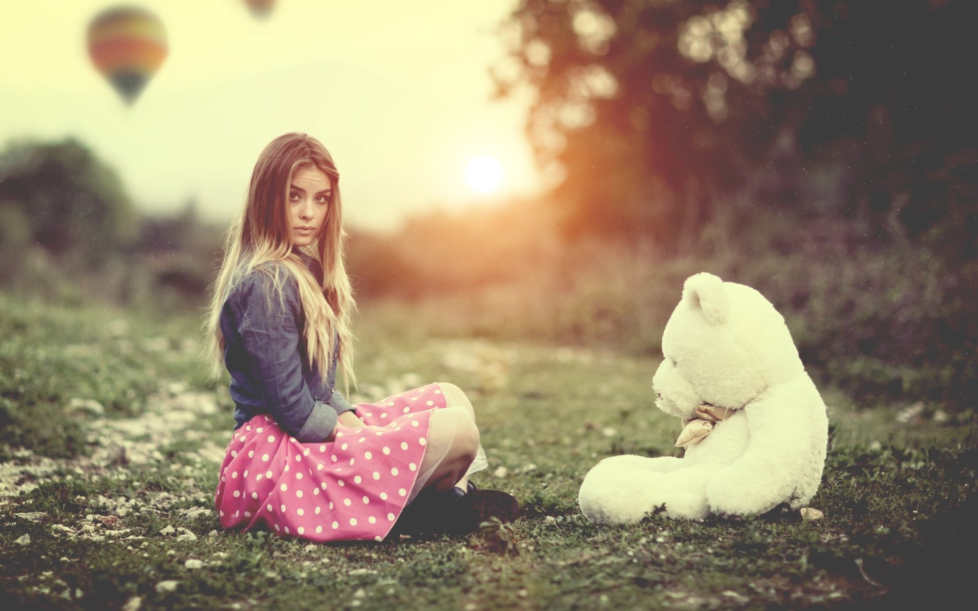 Girl with teddy bear and hot air balloons HD Wallpaper