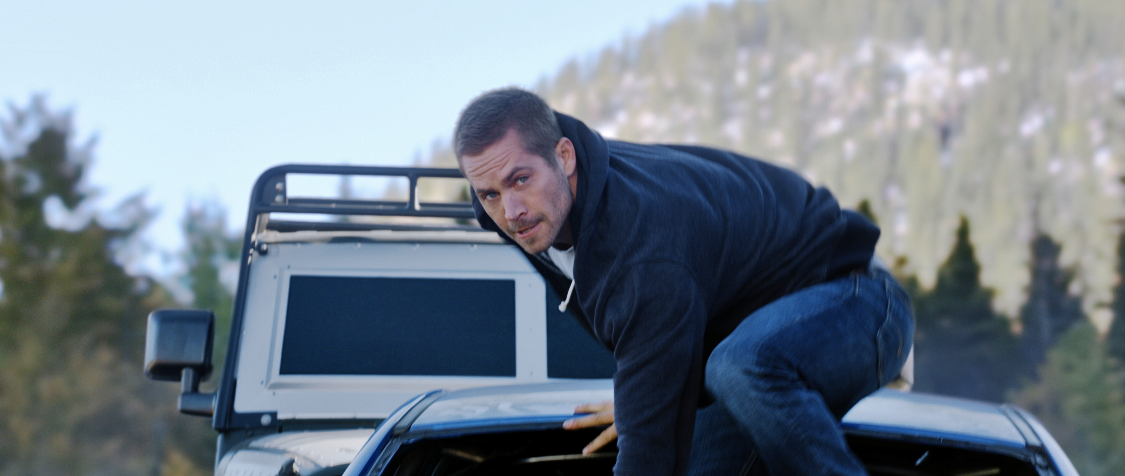 Paul Walker in a Fast & Furious movie HD Wallpaper