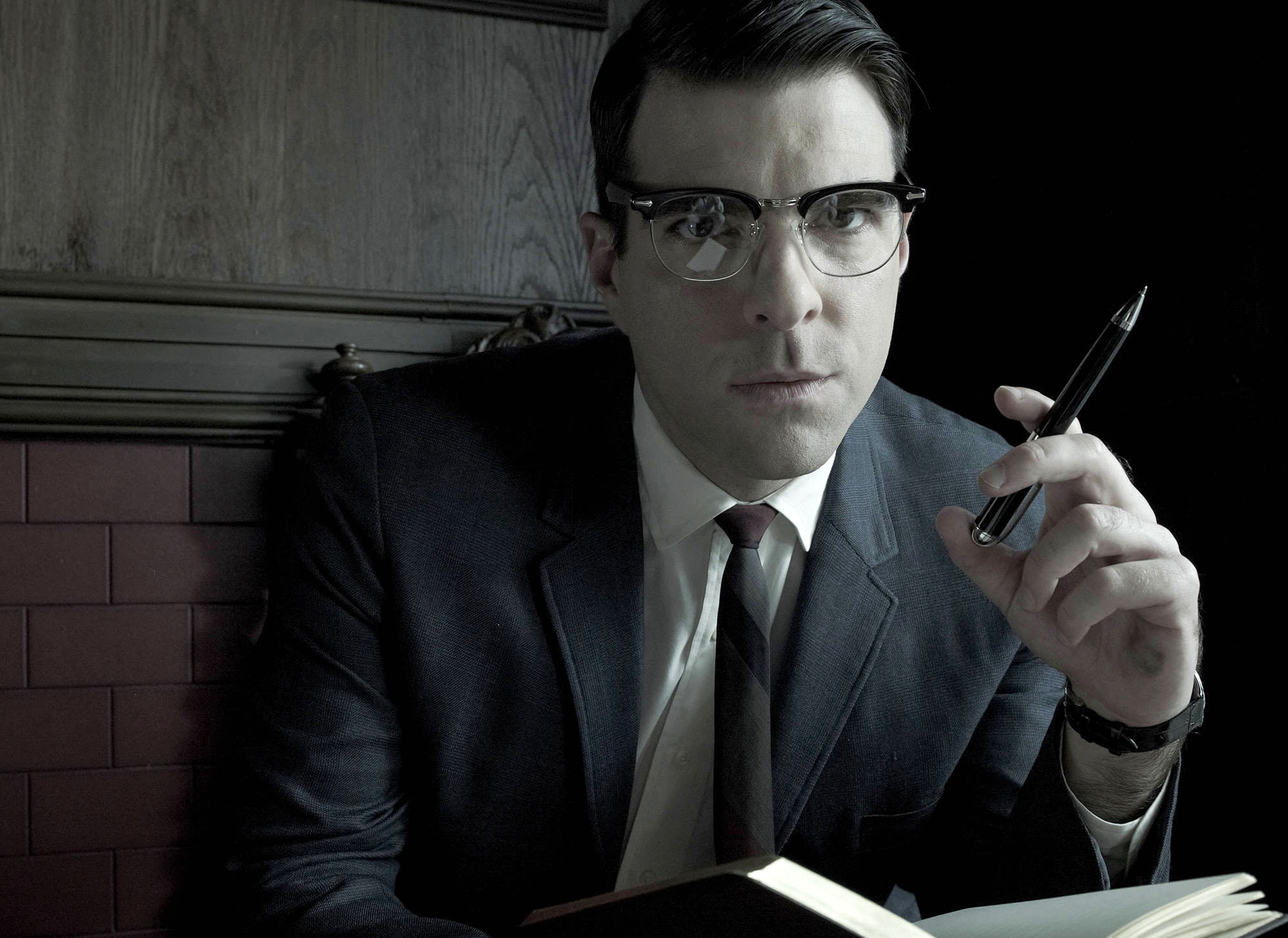 Zachary Quinto wearing glasses and suit HD Wallpaper
