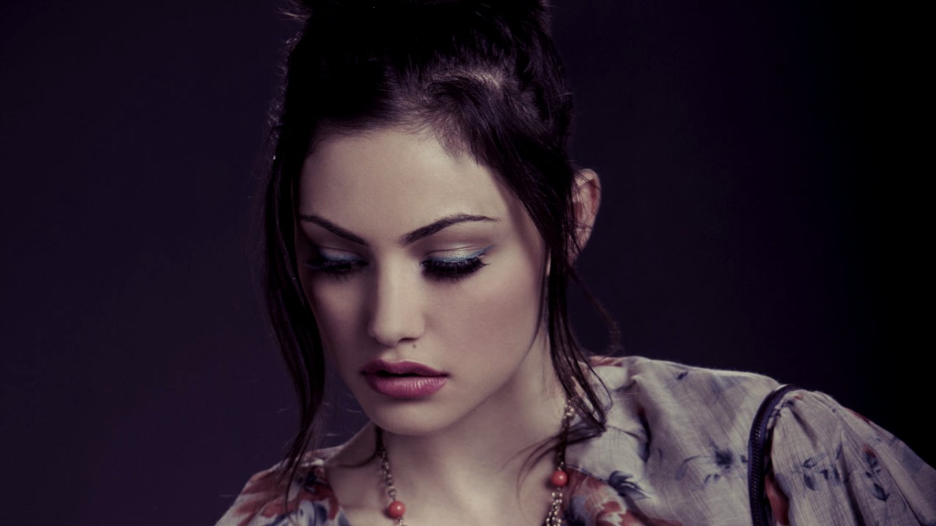 Phoebe Tonkin HD Wallpaper