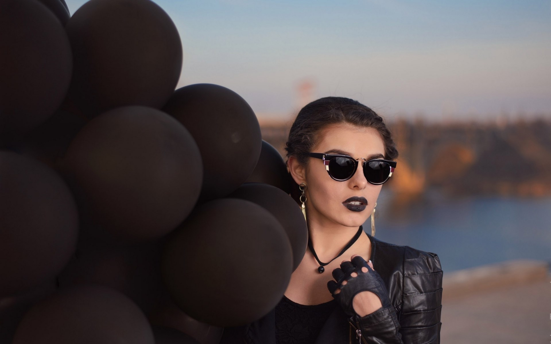 Woman with black balloons and sunglasses HD Wallpaper