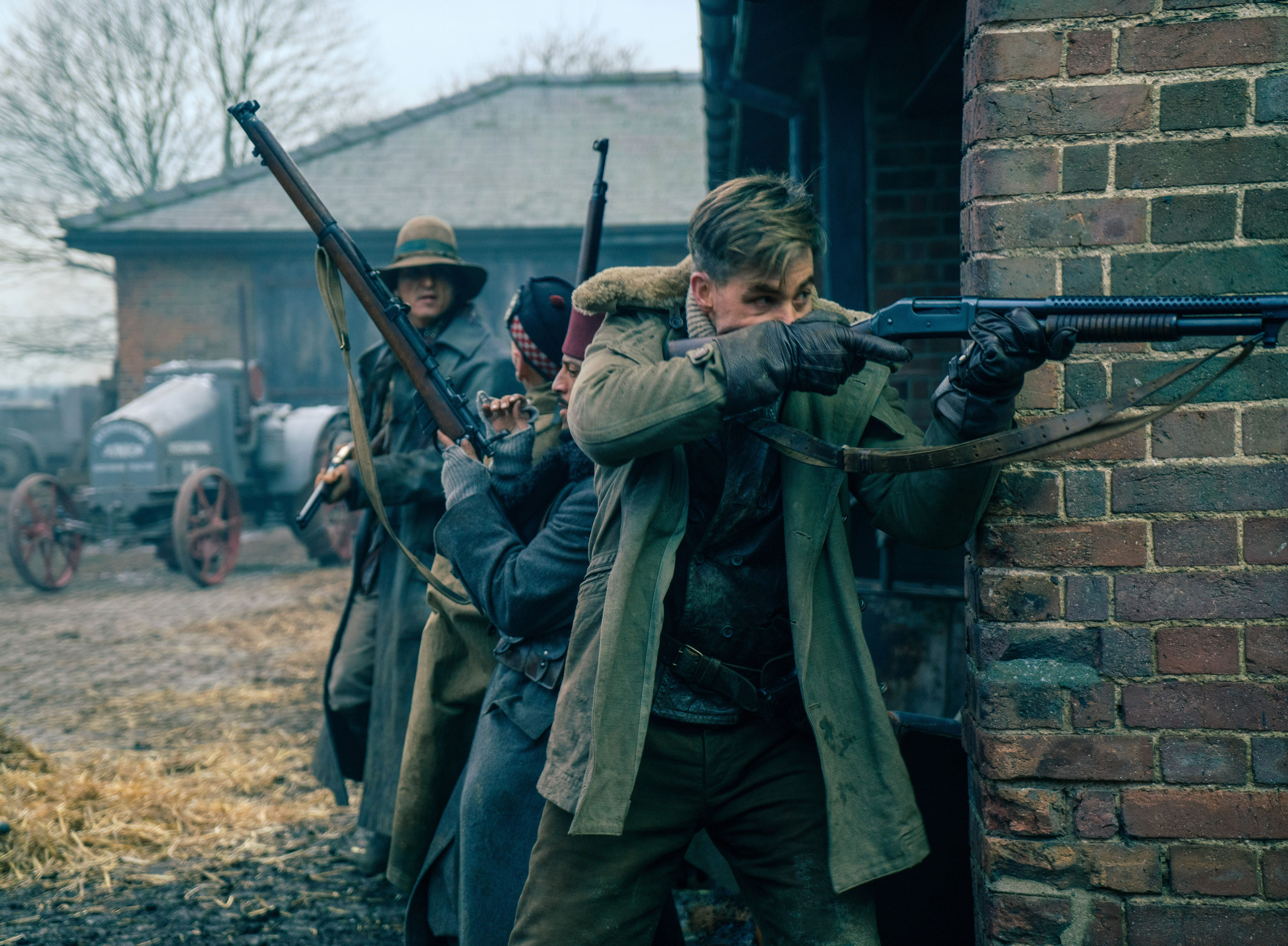 Chris Pine and soldiers aiming rifles HD Wallpaper