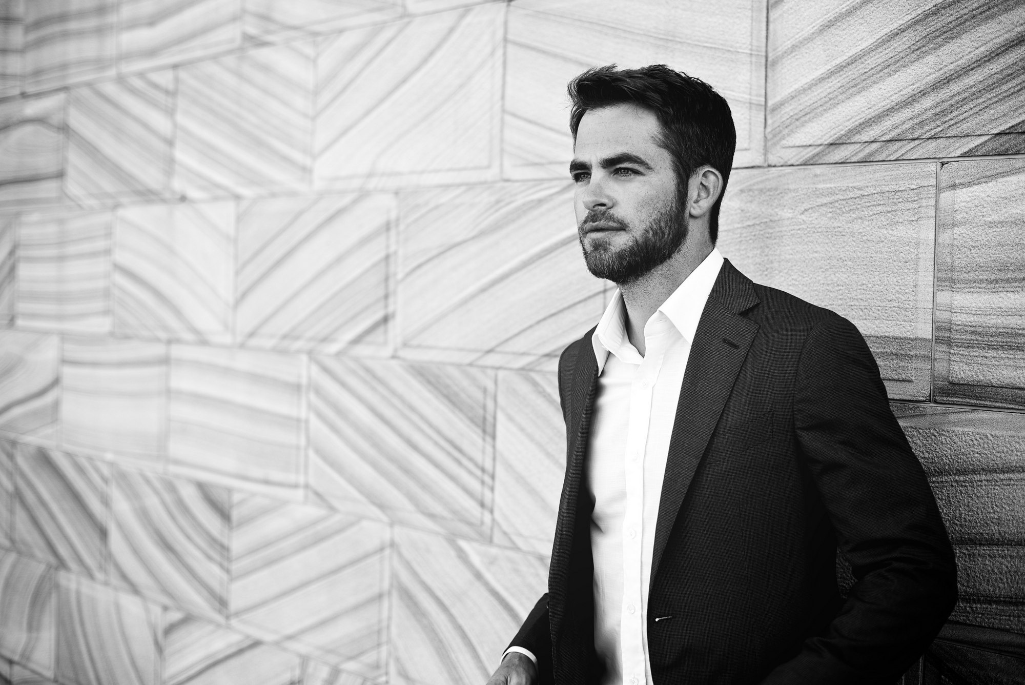 Chris Pine in a Suit HD Wallpaper