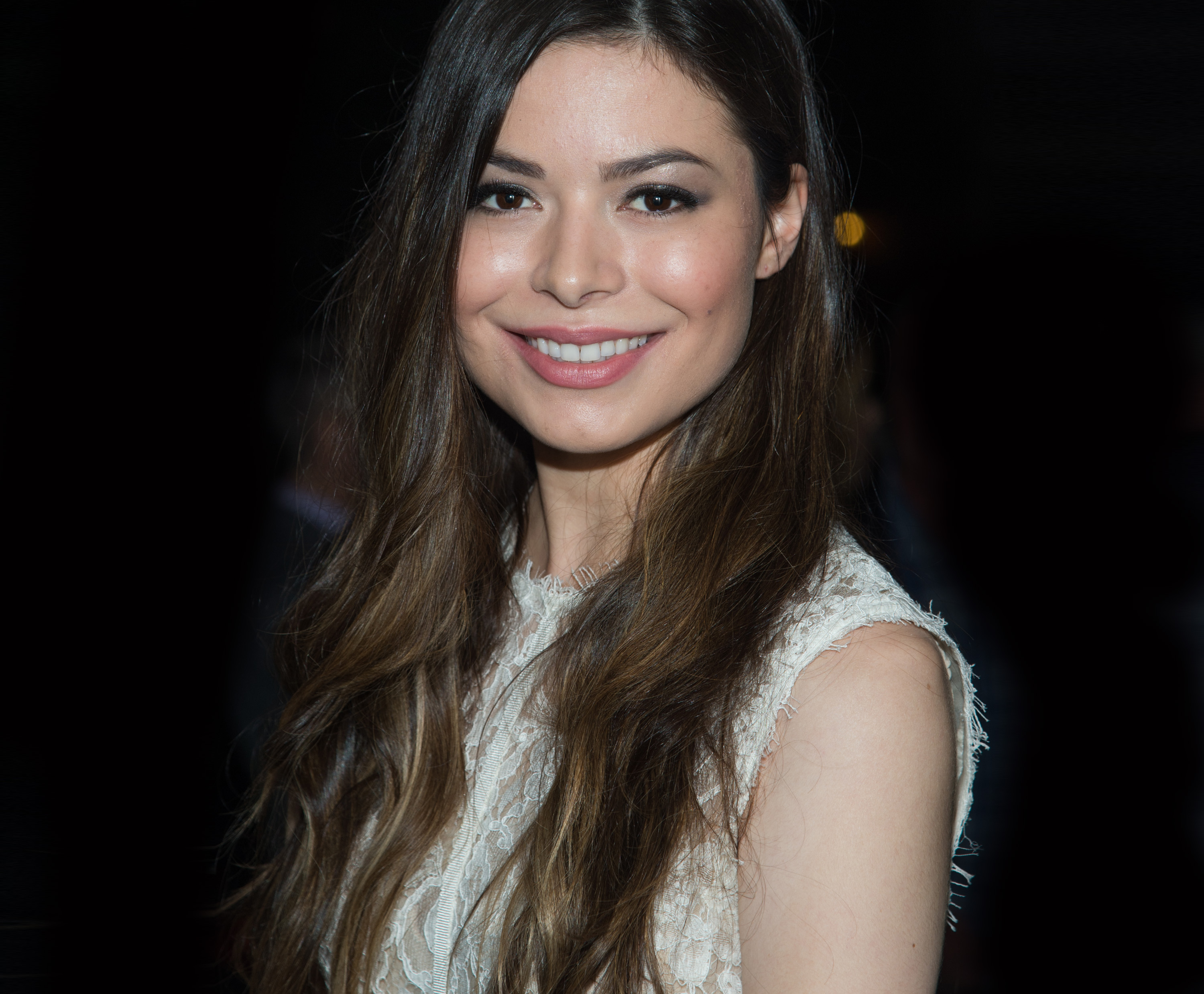 Miranda Cosgrove HD Wallpaper
