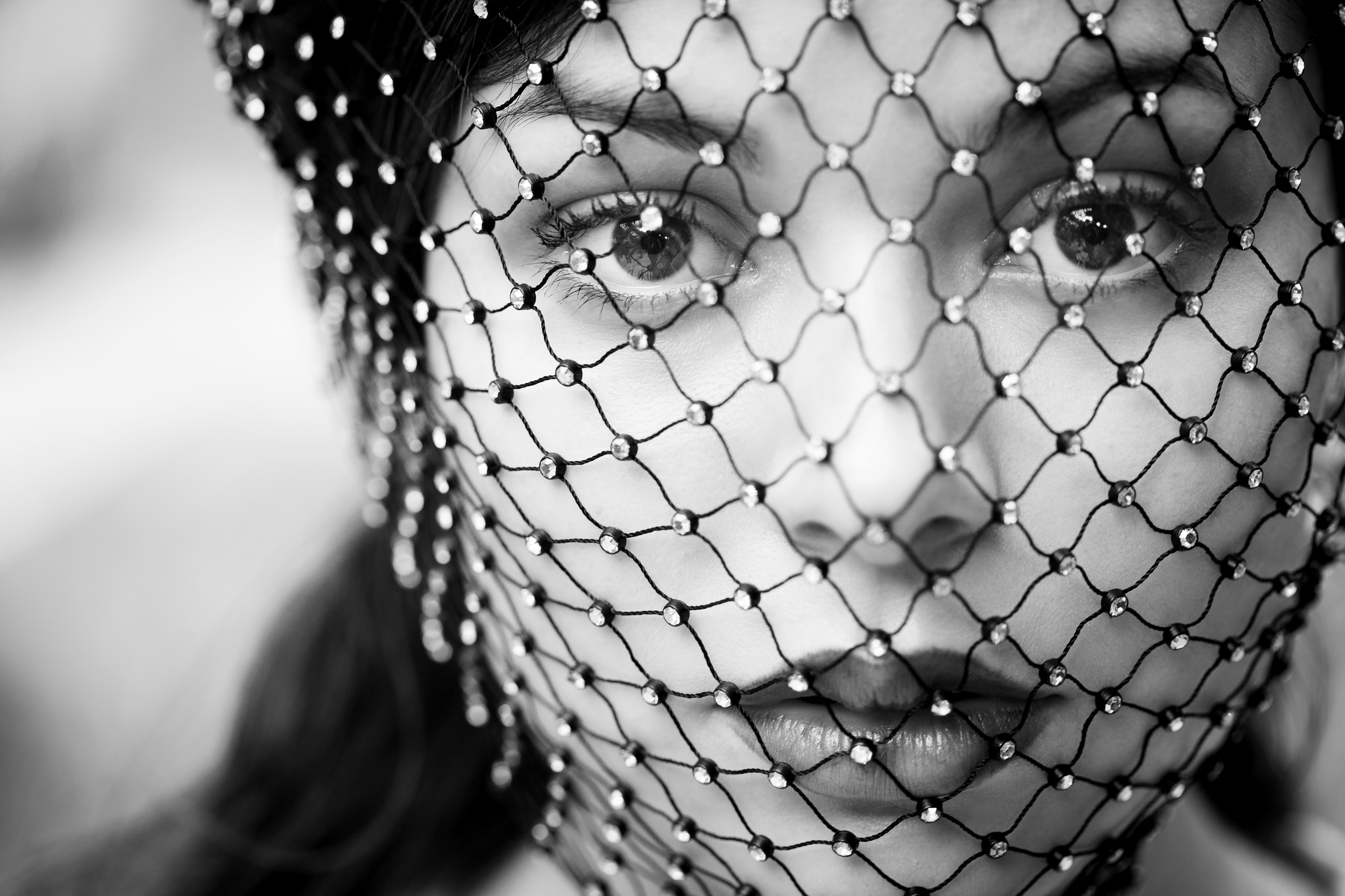 Miranda Cosgrove wearing a jeweled veil HD Wallpaper