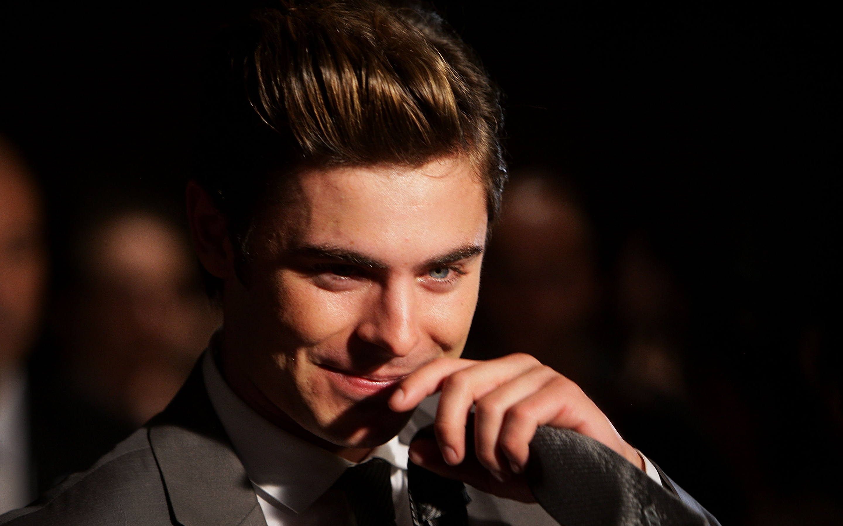 Zac Efron HD Wallpaper