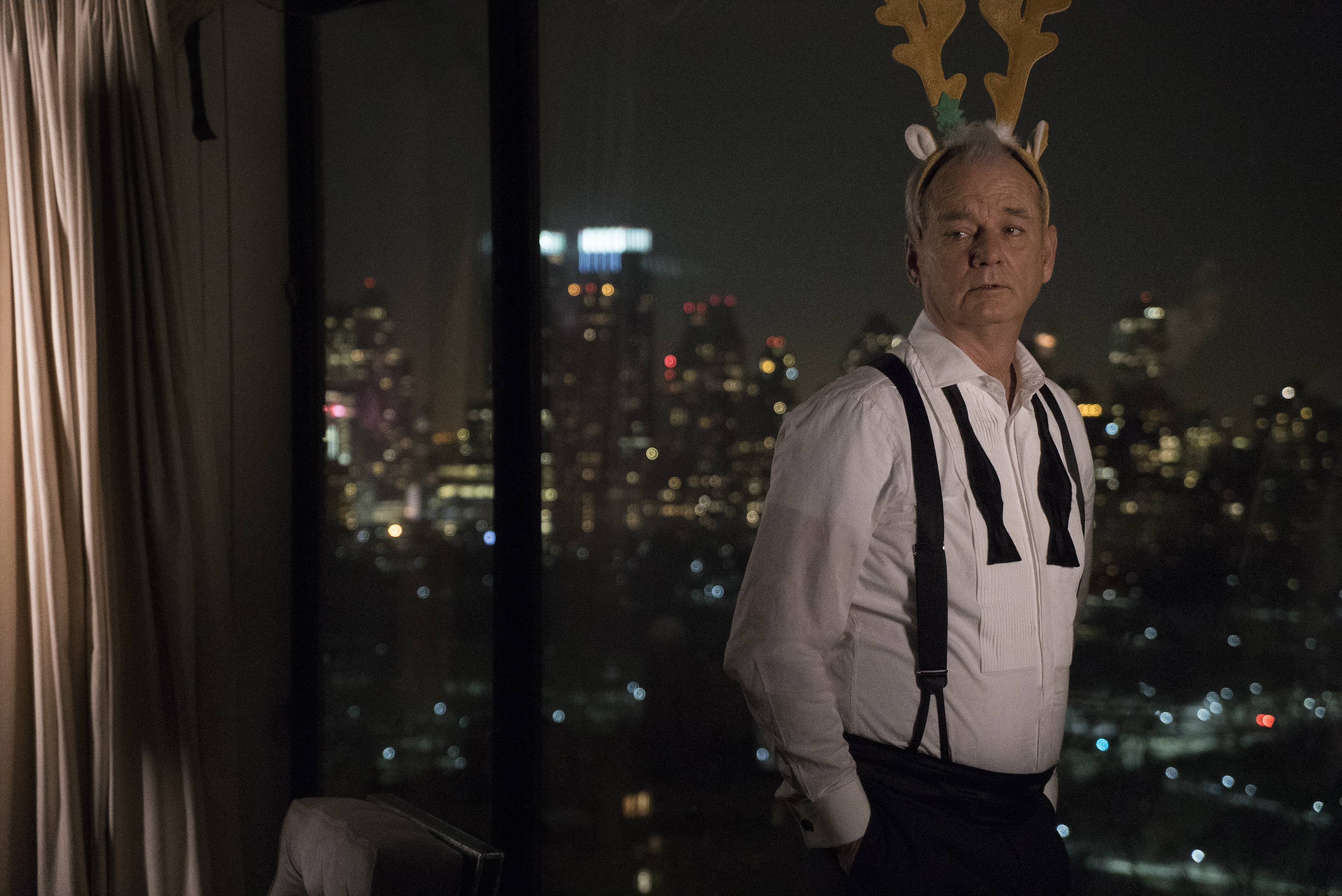 Bill Murray wearing reindeer antlers HD Wallpaper