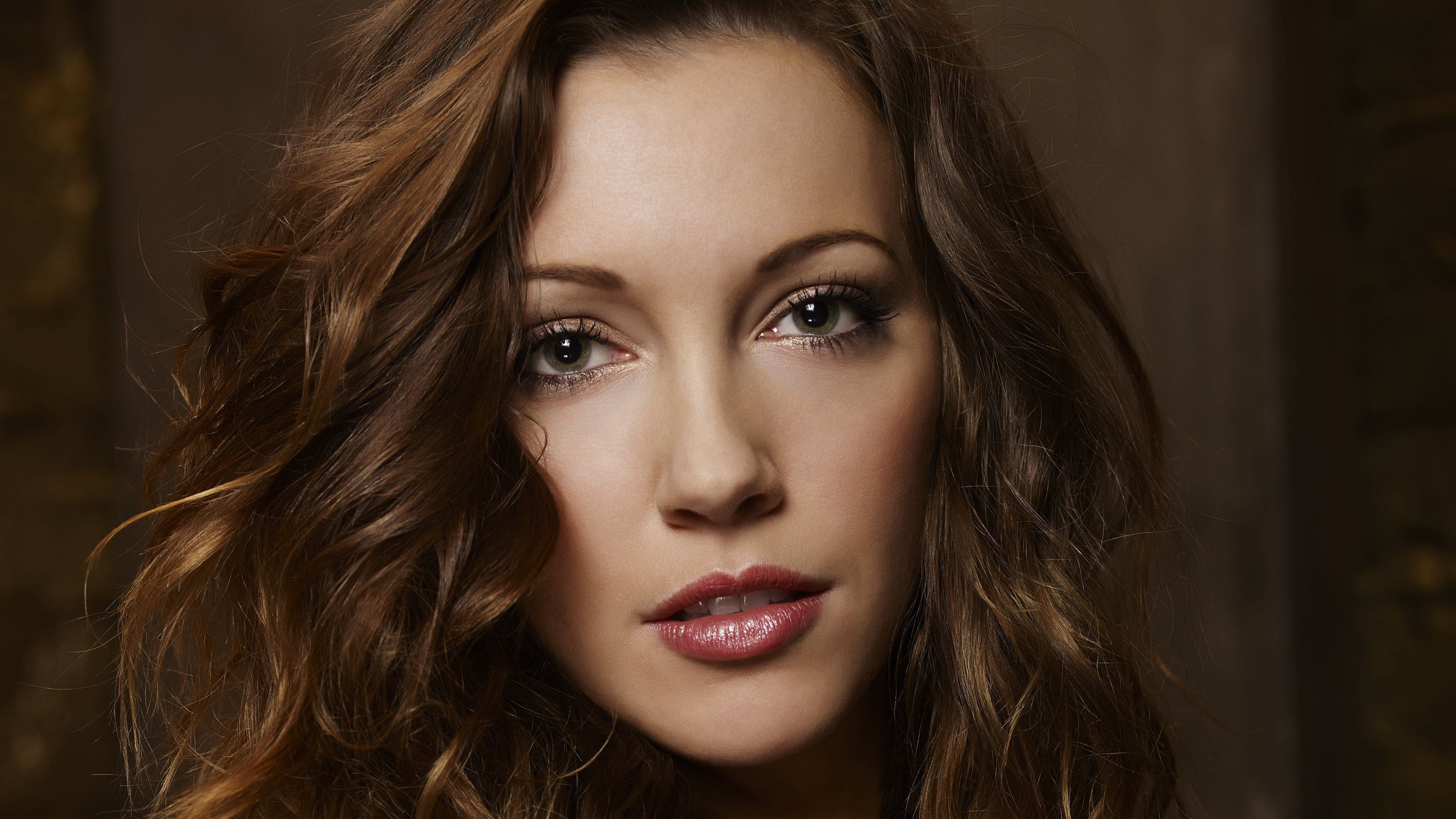 Katie Cassidy HD Wallpaper