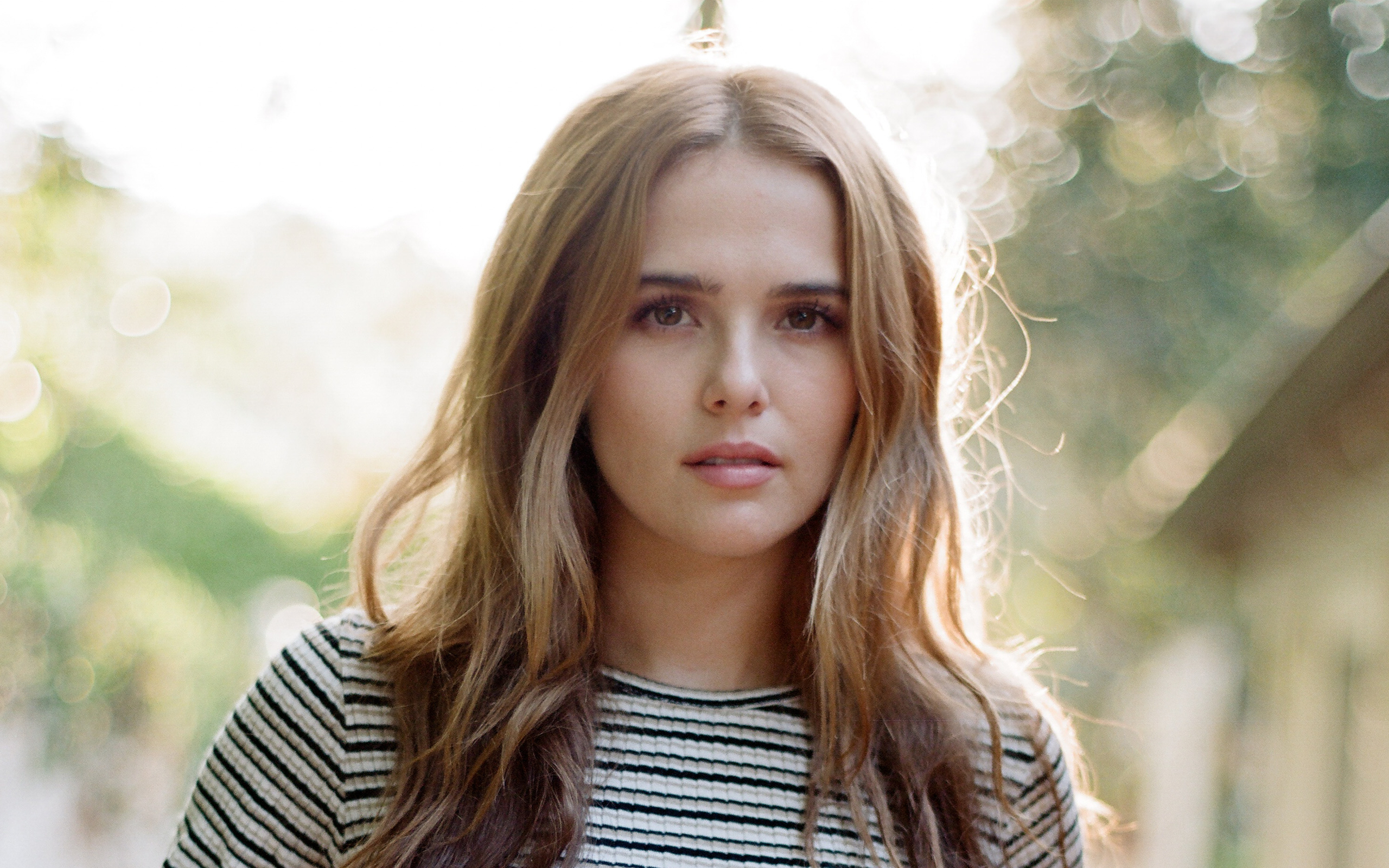 Zoey Deutch portrait HD Wallpaper